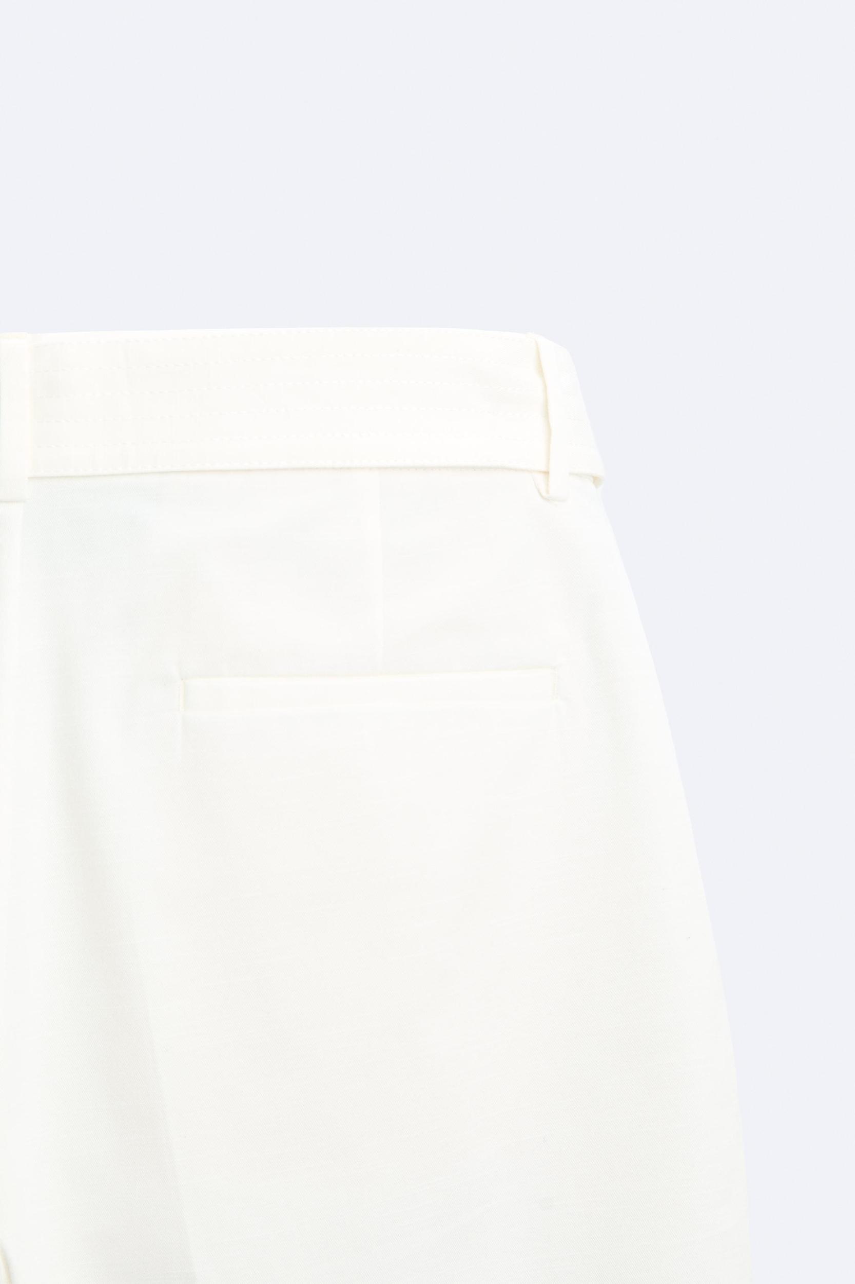 PLEATED BELTED SHORTS Product Image