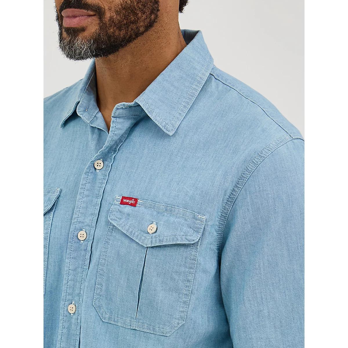 Men's Relaxed Stretch Poplin Shirt in Light Wash Product Image