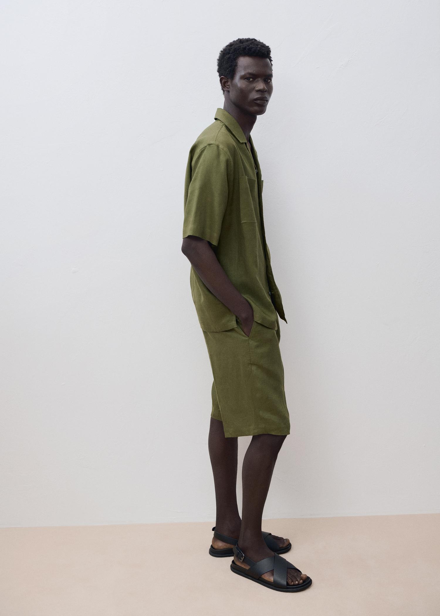 100% linen bermuda shorts with pleats - Men | MANGO USA Product Image