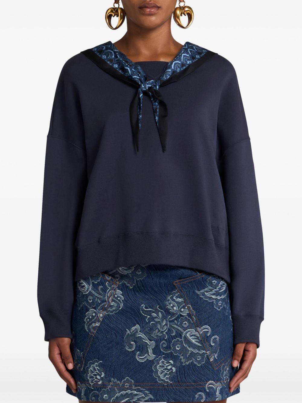 scarf sweatshirt Product Image