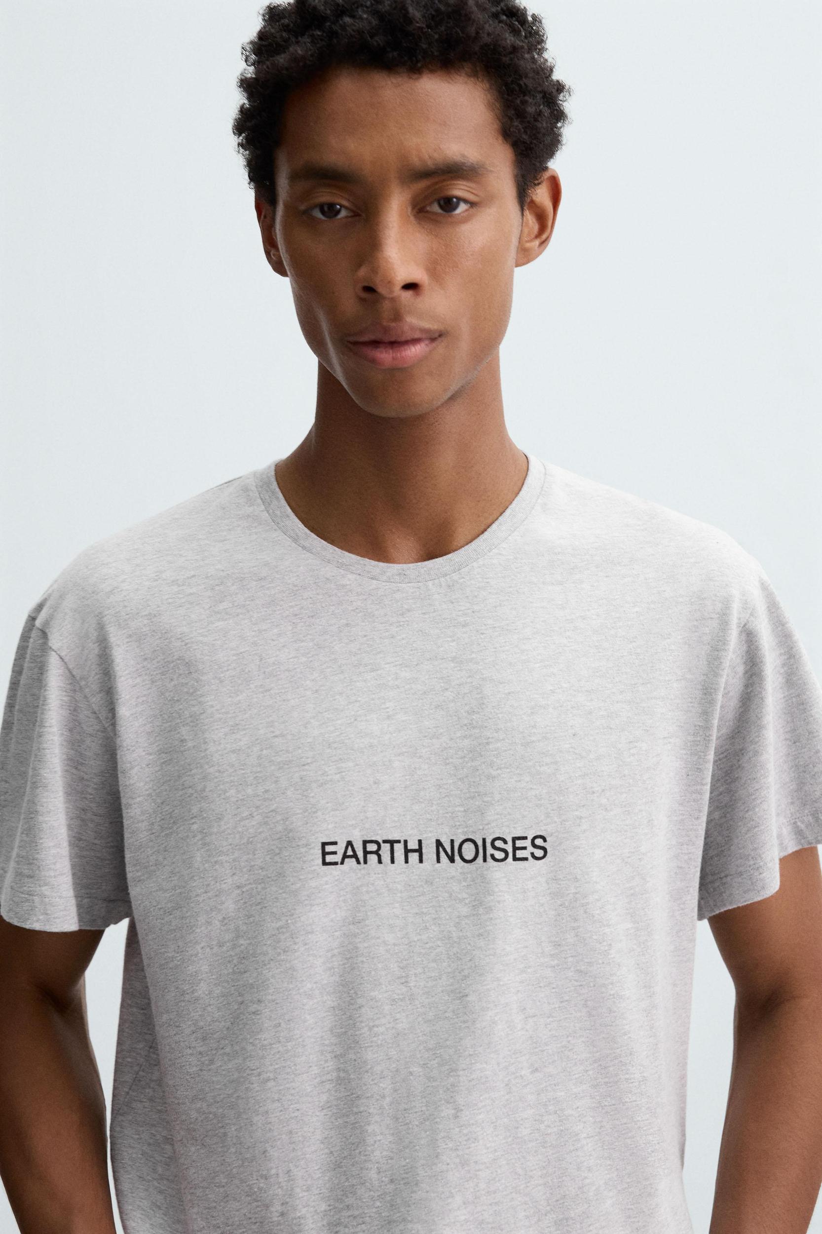 SLIM FIT TEXT T-SHIRT Product Image