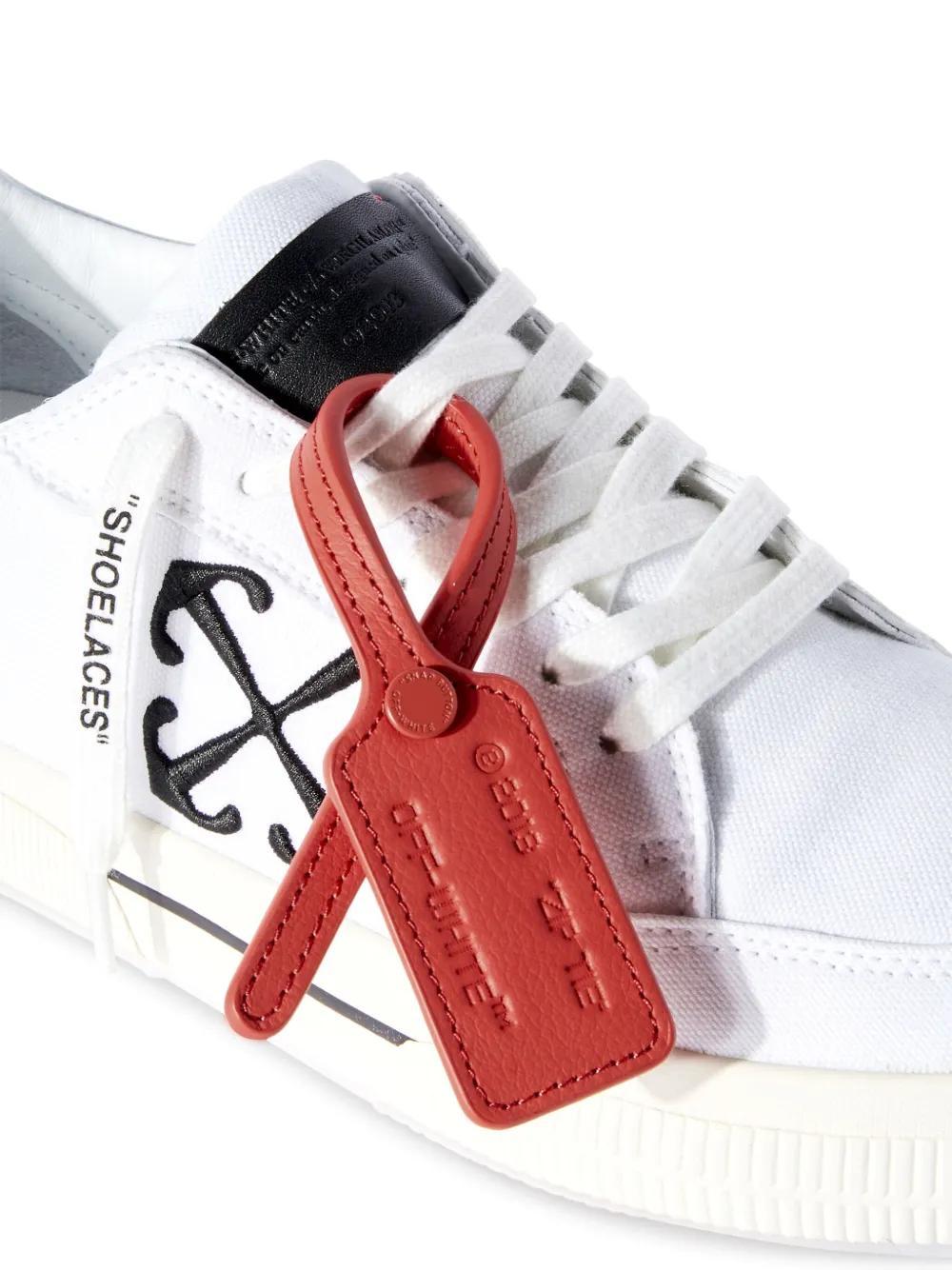 New Low Vulcanized canvas sneakers Product Image