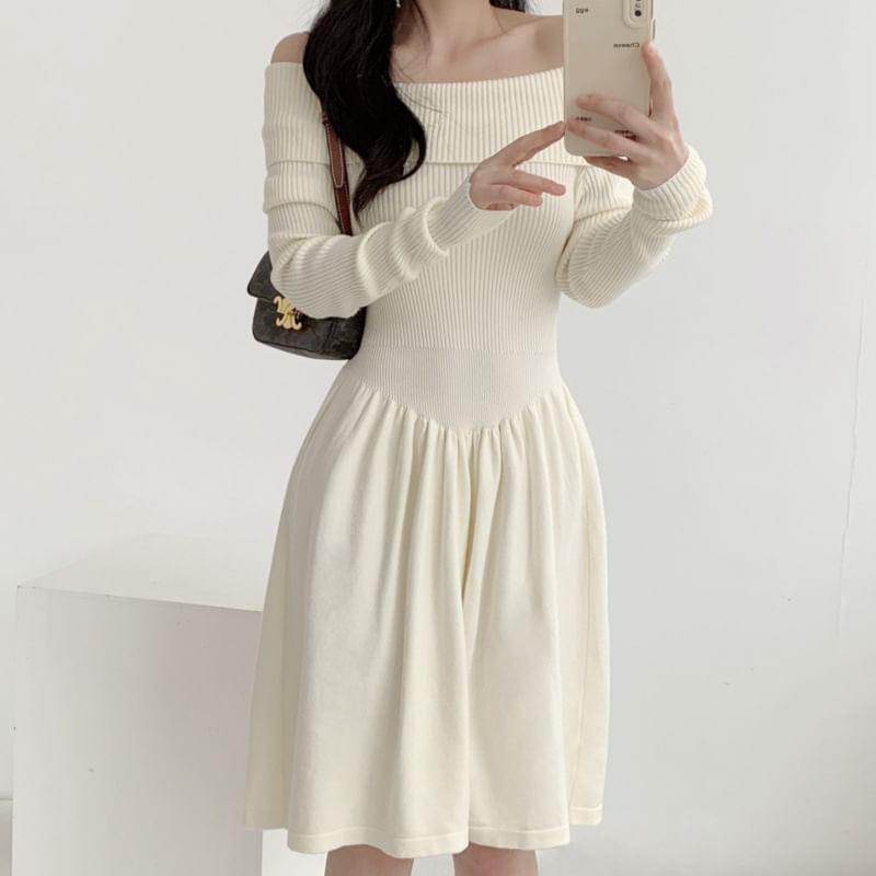 Long-Sleeve Off Shoulder Knit A-Line Dress Product Image