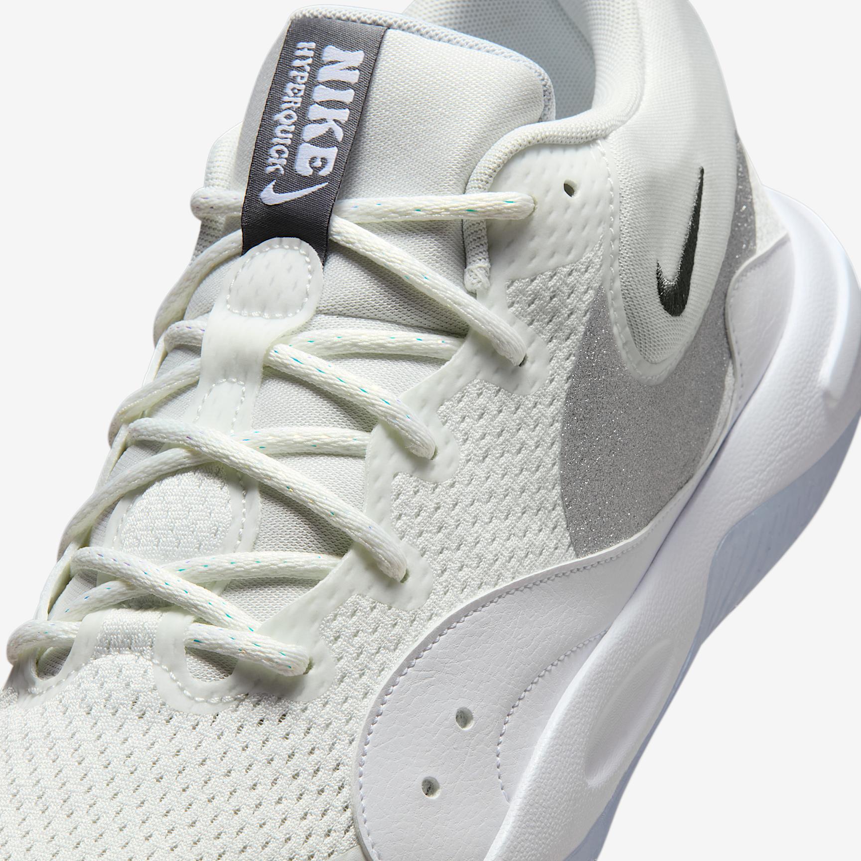 Nike Men's Hyperquick SE Volleyball Shoes Product Image