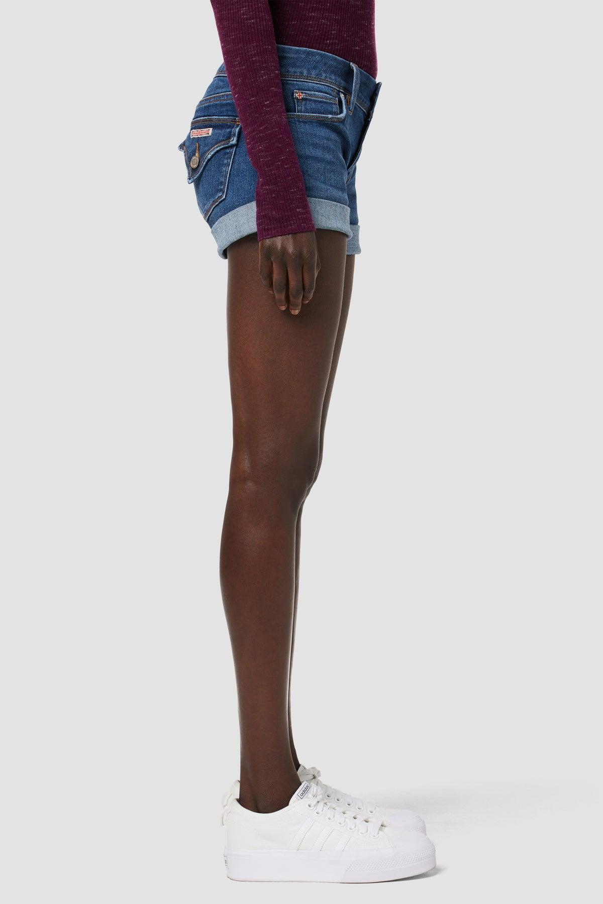 Croxley Mid-Rise Short Female Product Image