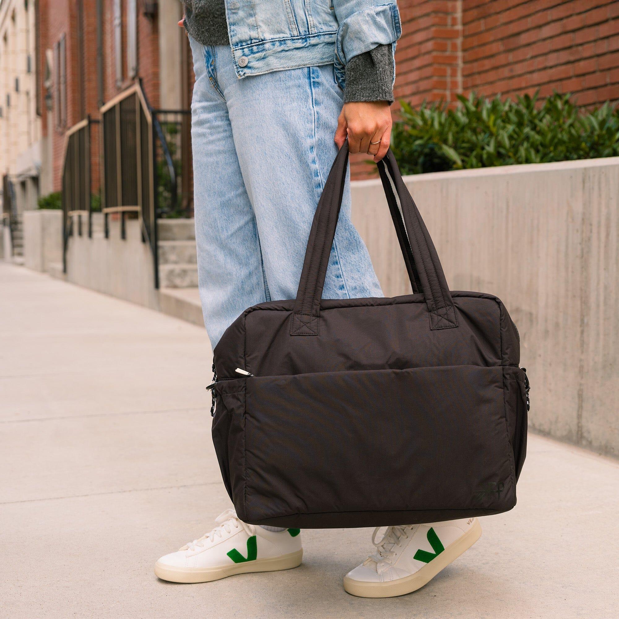 Wave Motion Overnight Duffle Male Product Image