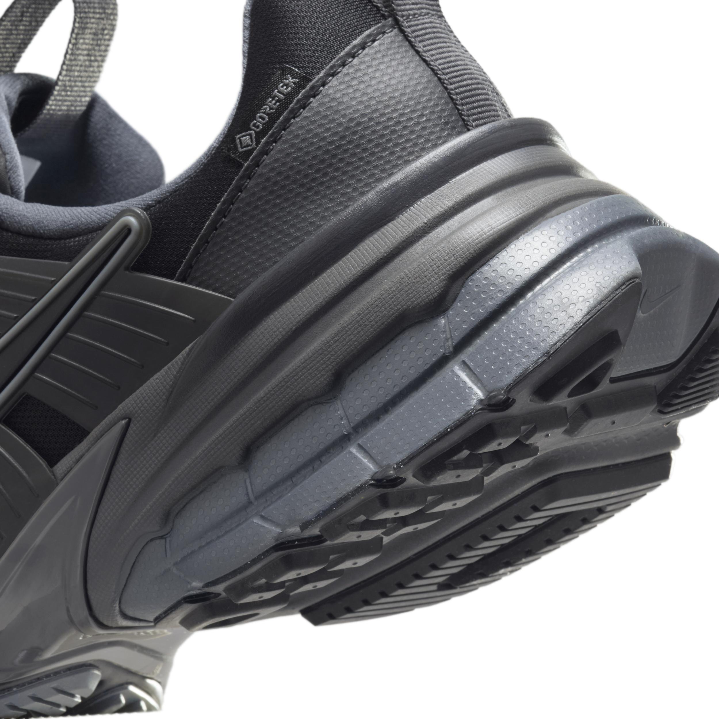 Nike V2K Run GORE-TEX Women's Waterproof Shoes Product Image
