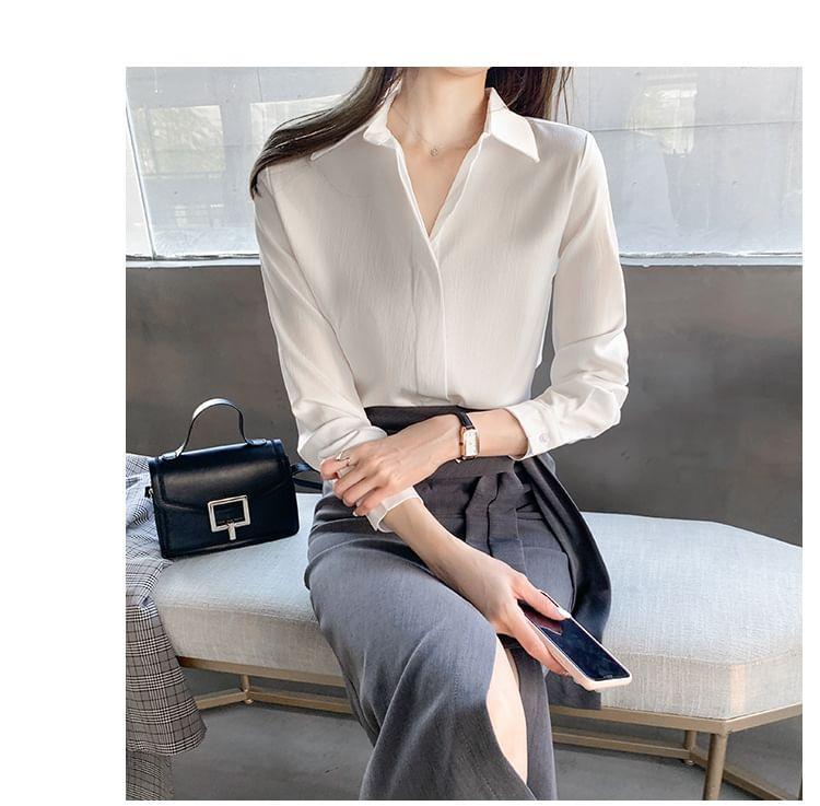 Long-Sleeve Plain Shirt Product Image