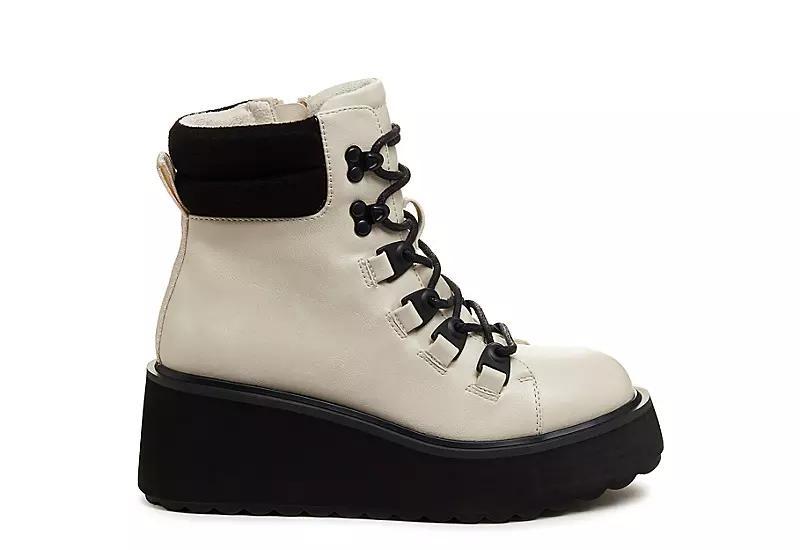 Rocket Dog Handle Womens Boots Product Image