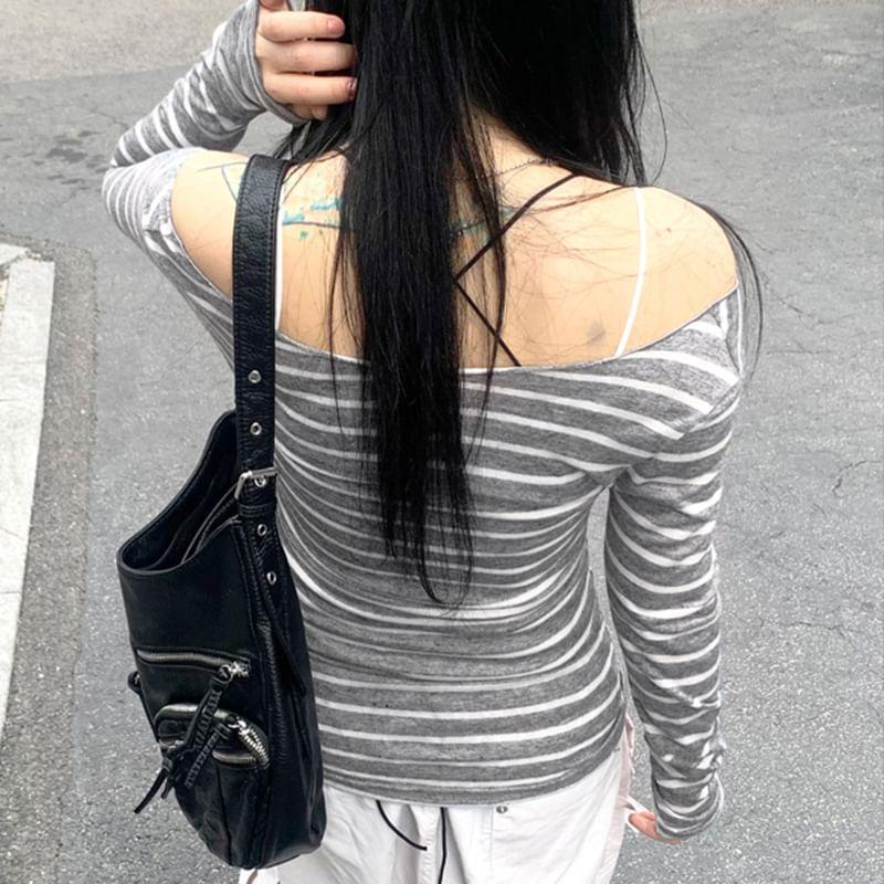 Long-Sleeve Scoop Neck Striped T-Shirt Product Image