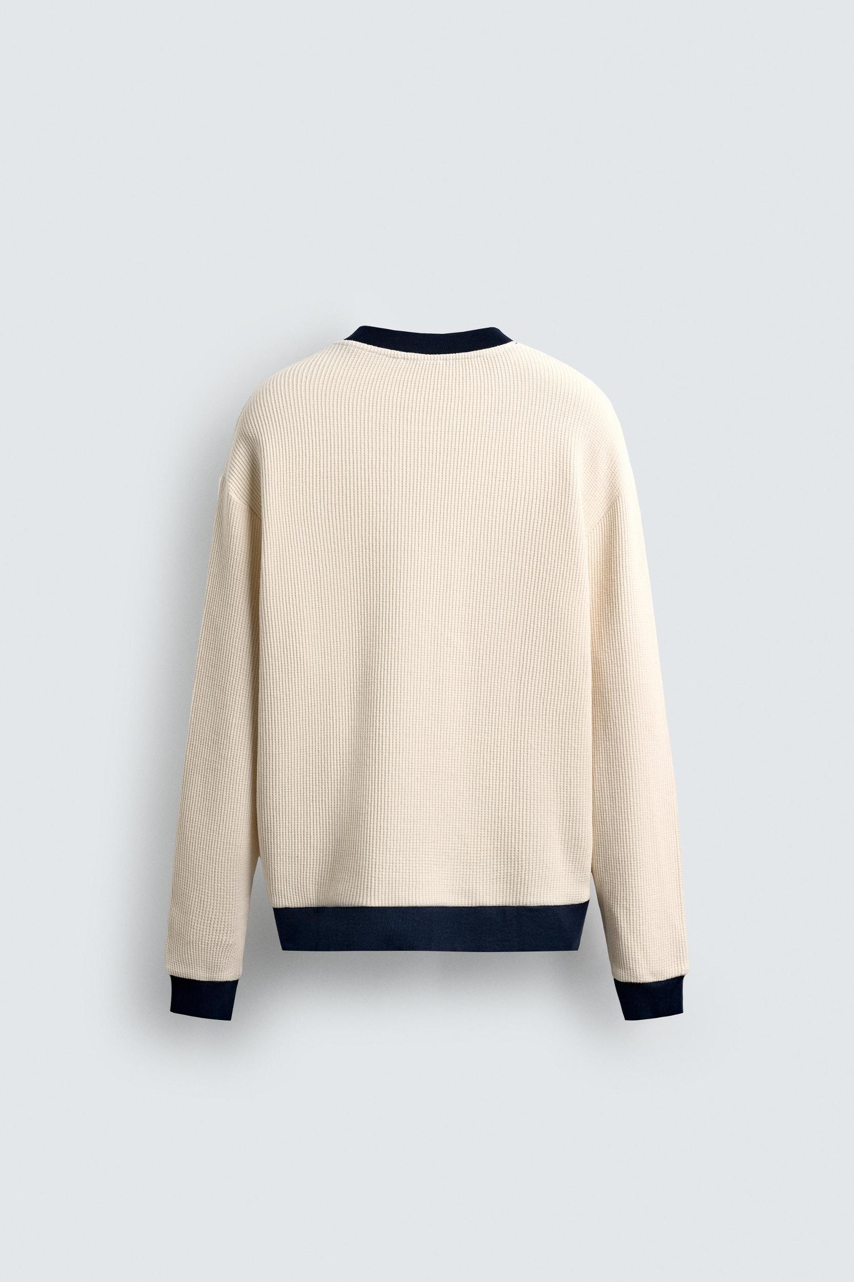 CONTRAST WAFFLE WEAVE SWEATSHIRT Product Image