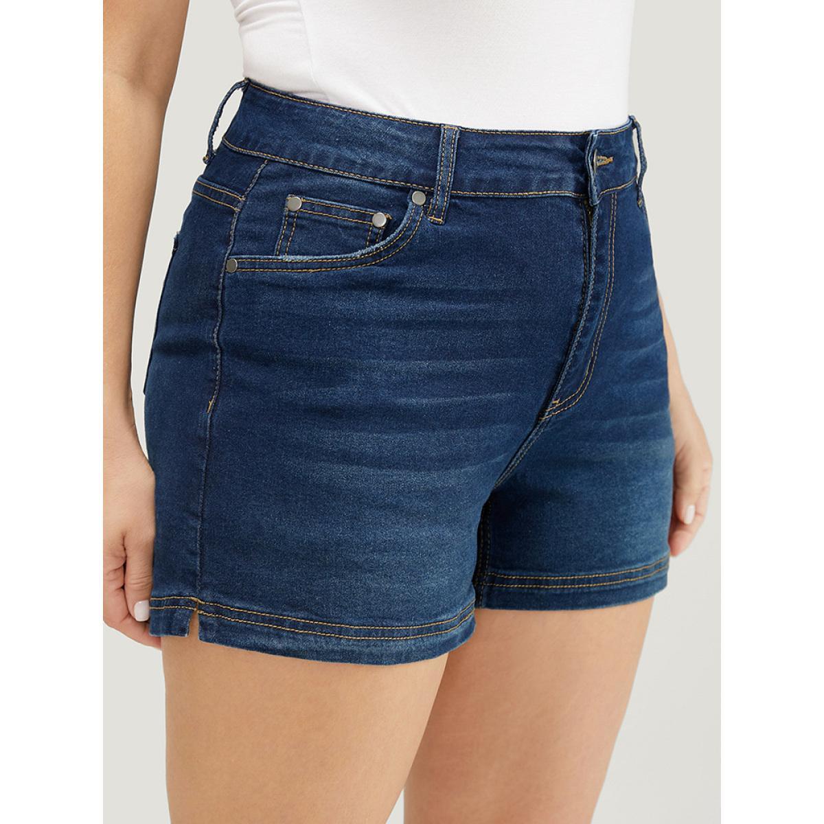 Plus Size Moderately Stretchy High Rise Dark Wash Split Hem Denim Shorts Women Midnight Medium stretch Dailywear Pocket Casual Denim Shorts BloomChic 30/6X Product Image