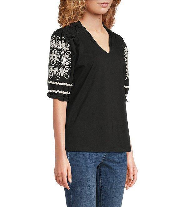 Calessa Embroidered Split V-Neck Short Balloon Sleeve Blouse Product Image