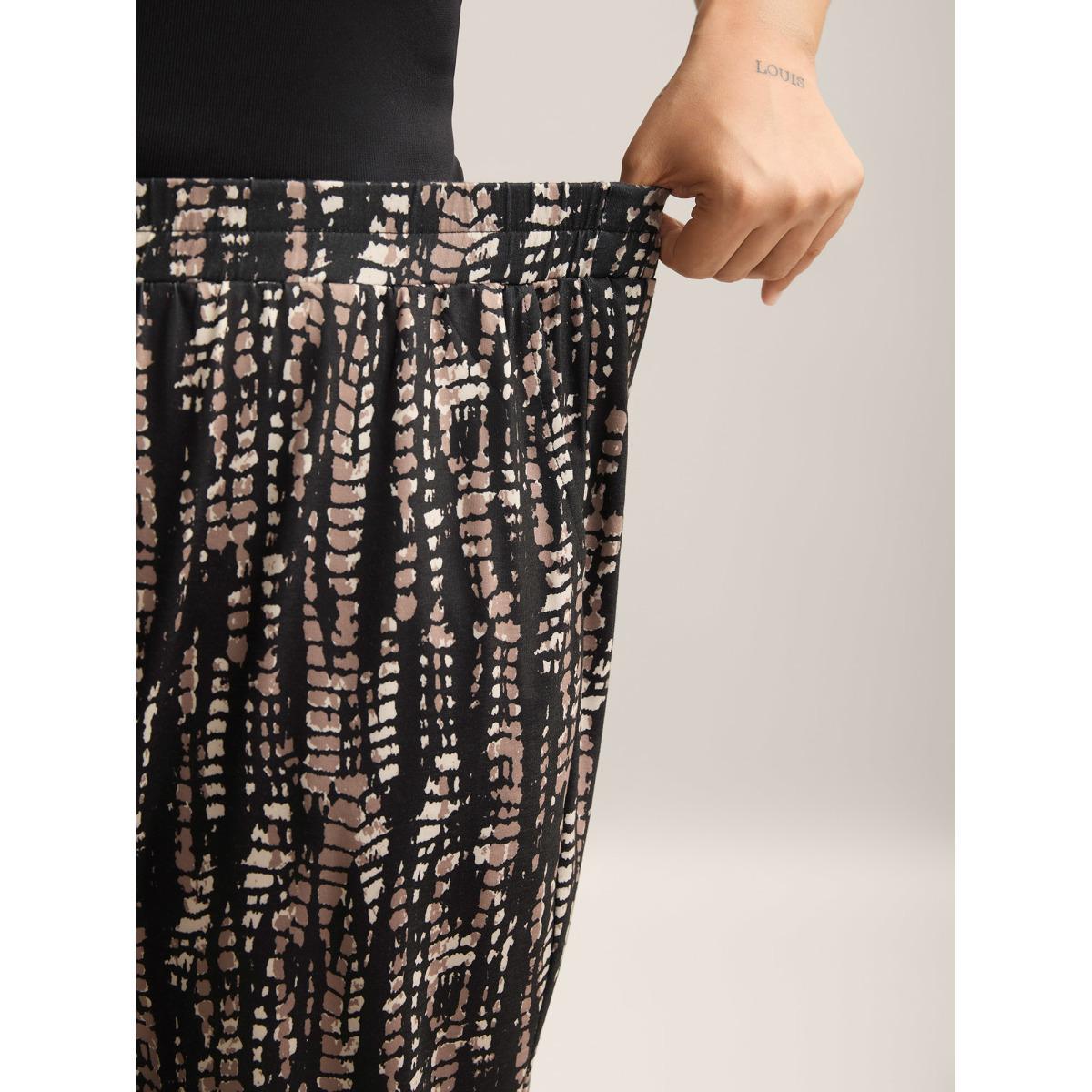 Plus Size Tie-Dye Pull-On Jogger Pants Women Black Casual Bodycon Mid Rise Everyday-Casual Pants BloomChic 26/4X Product Image