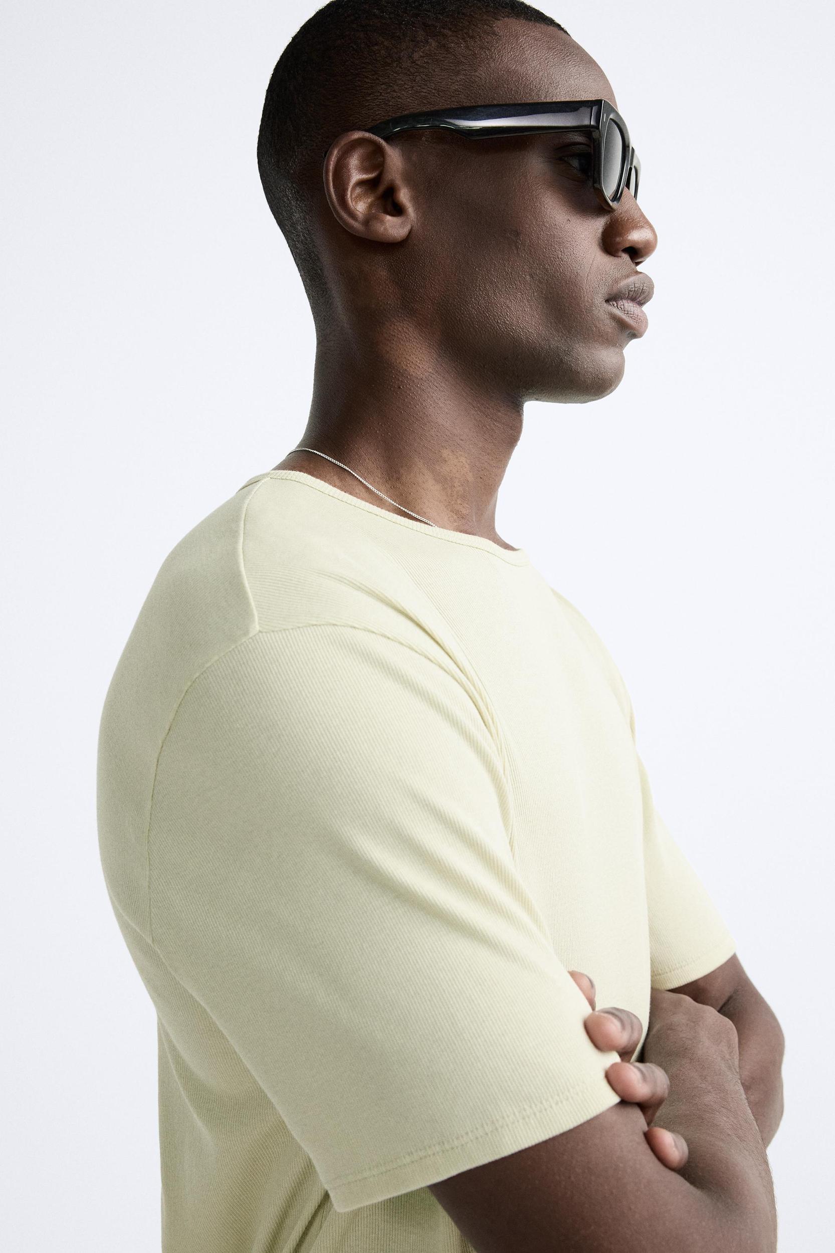 RIBBED T-SHIRT Product Image