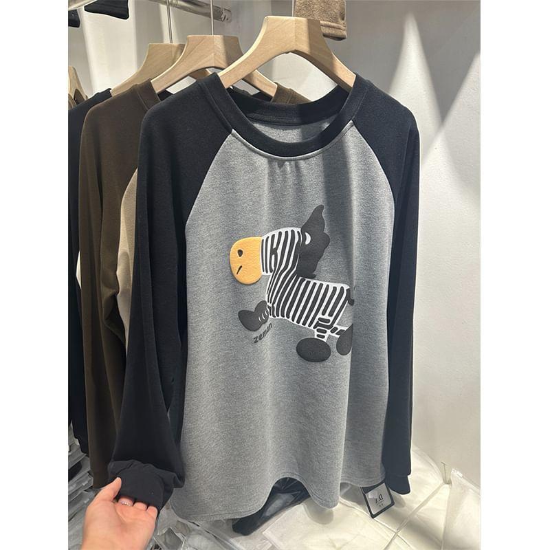 Long Sleeve Round Neck Zebra Print Raglan T-Shirt Product Image