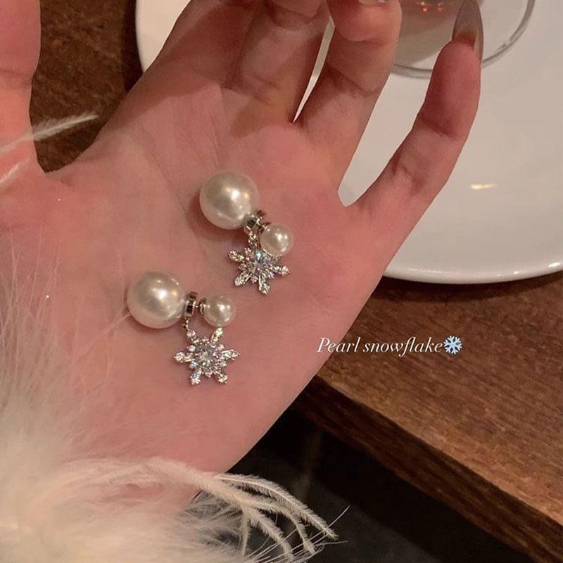 Faux Pearl Rhinestone Snowflake Ear Jacket Product Image