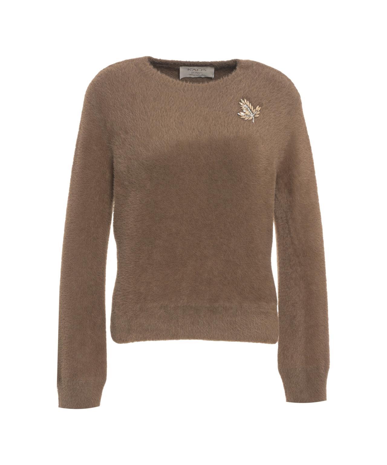 Teddy sweater with brooch Product Image