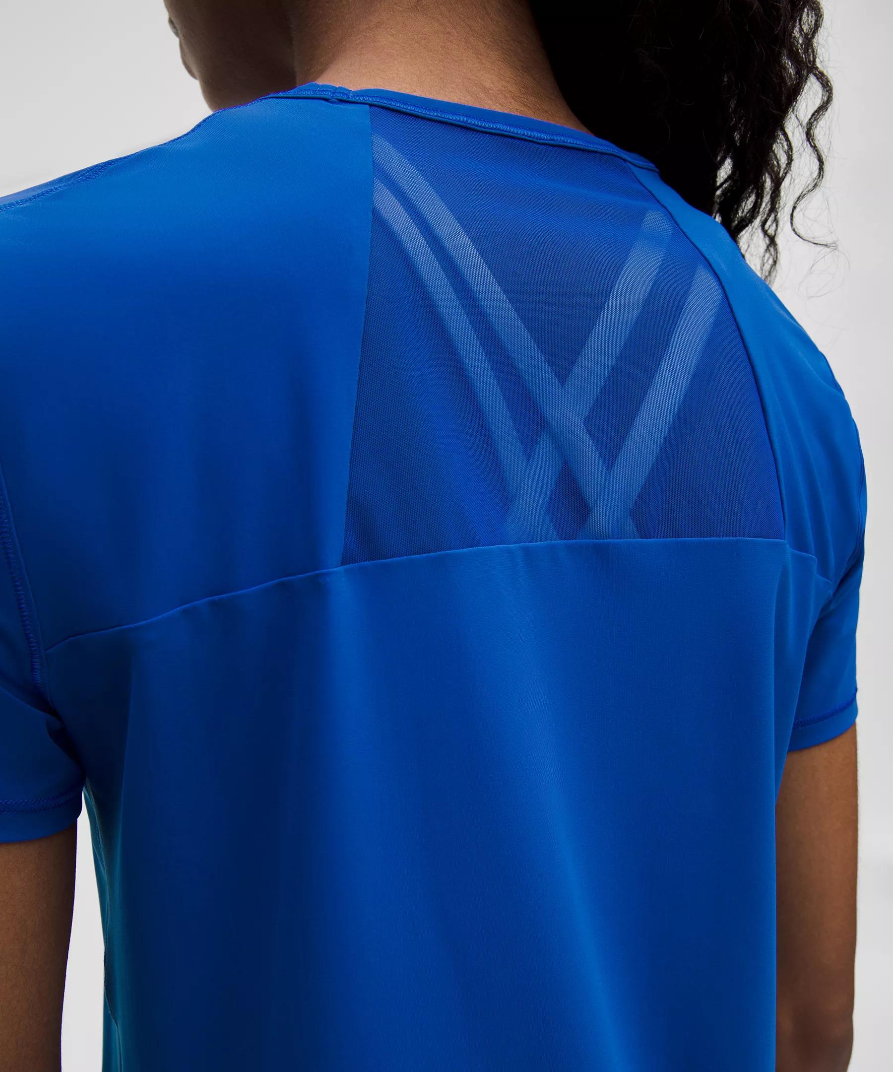 Sculpt Short-Sleeve Shirt Product Image