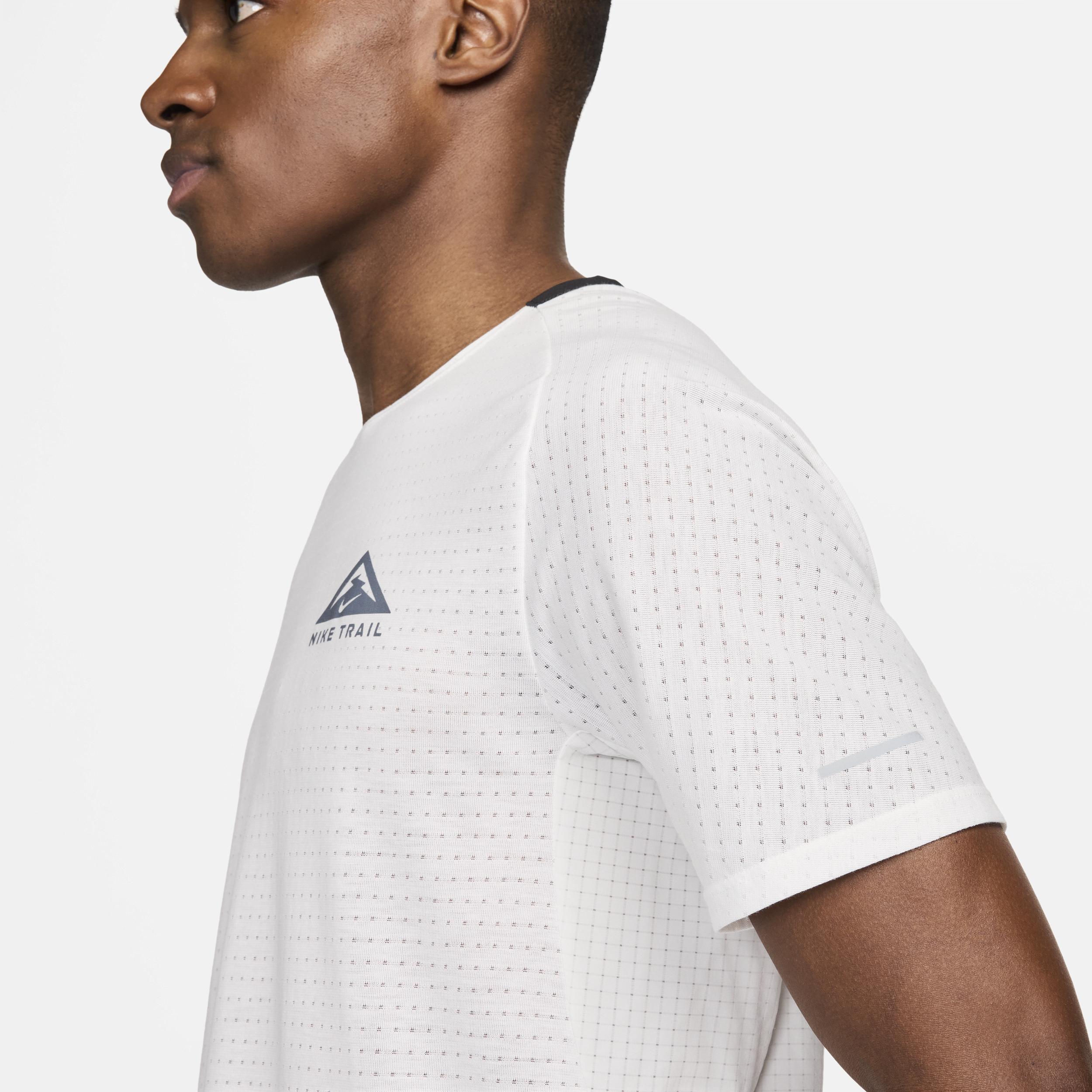 Nike Men's Trail Solar Chase Dri-FIT Short-Sleeve Running Top Product Image