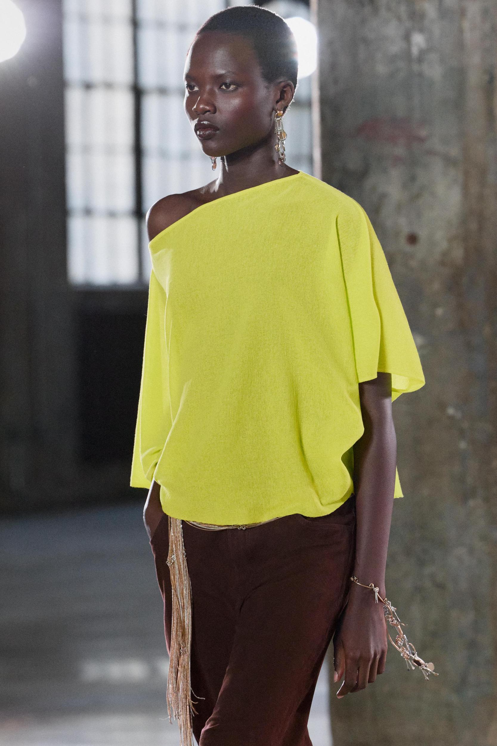 BASIC KNIT LAYER TOP Product Image