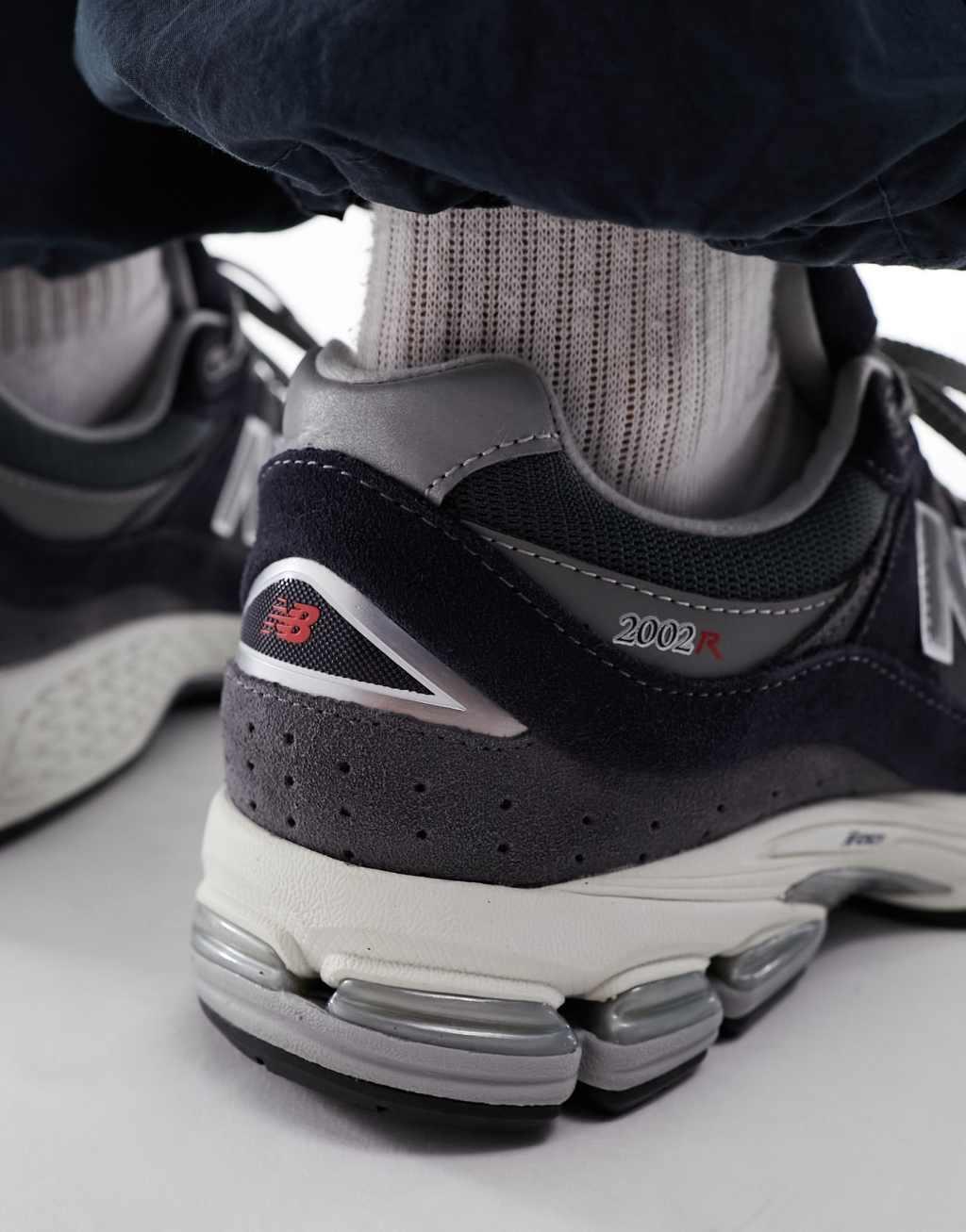 New Balance 2002R sneakers in navy with white detail Product Image
