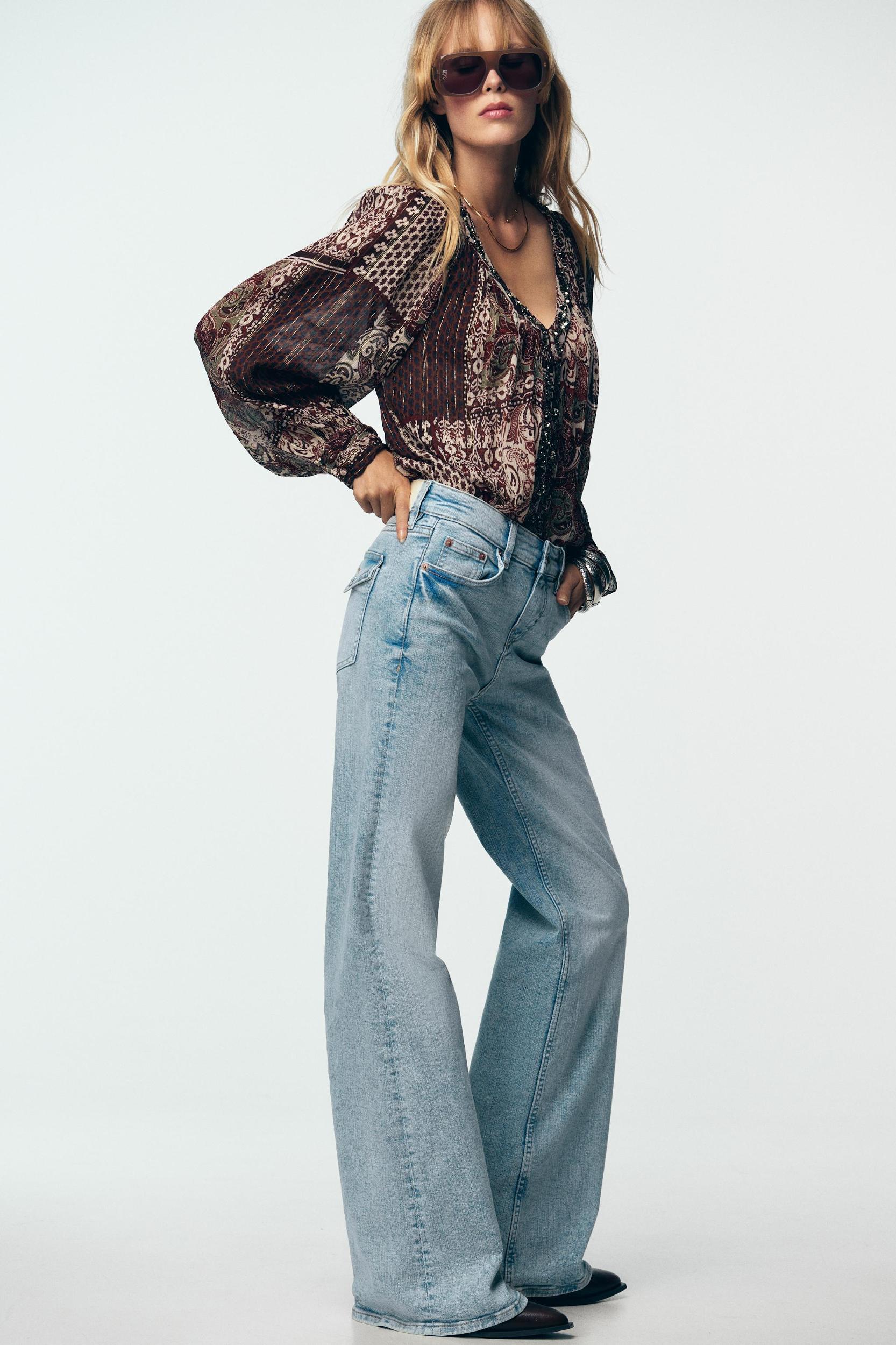 Z1975 LOW RISE FLARE FIT JEANS Product Image