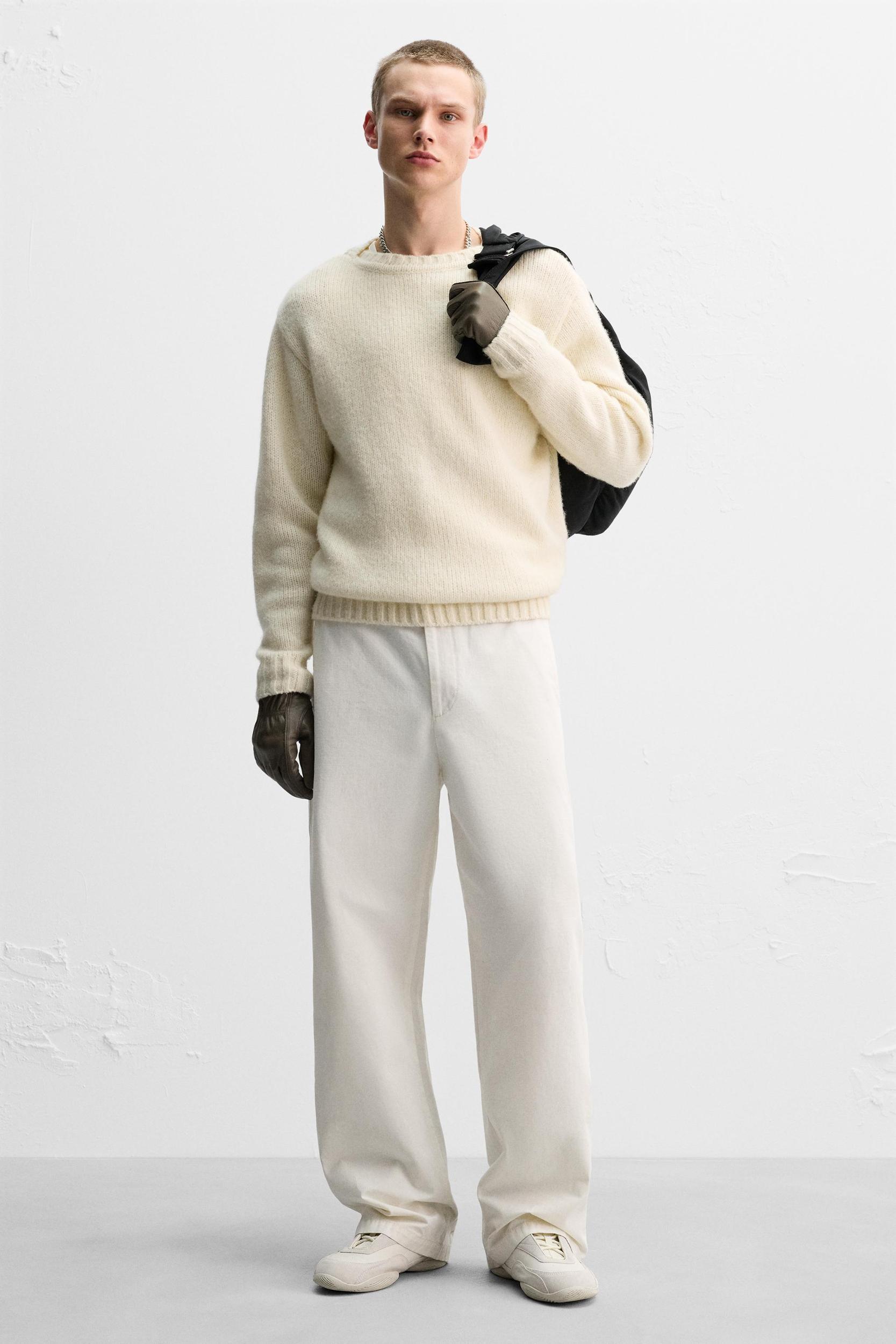 LEATHER SNEAKERS LIMITED EDITION Product Image