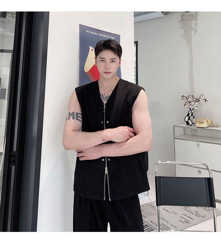 V-Neck Plain Zip Vest Product Image