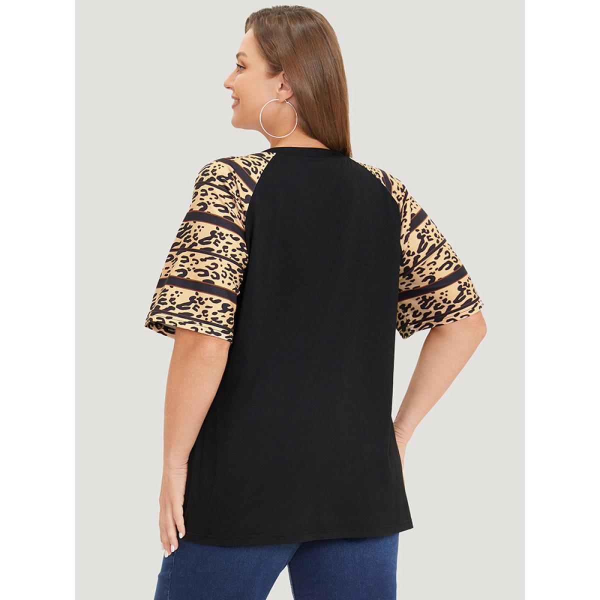 Plus Size Leopard Print Contrast Raglan Sleeve T-shirt Black Women Casual Contrast Leopard Round Neck Dailywear T-shirts BloomChic 30/6X Product Image
