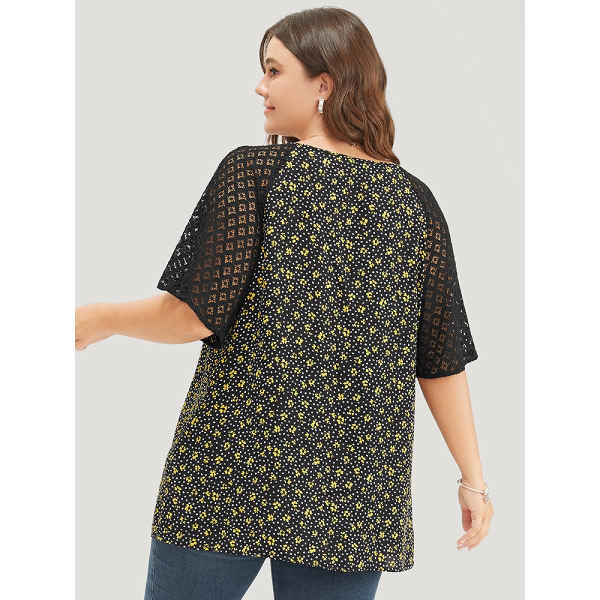 Plus Size BlackFlower Ditsy Floral Lace Raglan Sleeve Blouse Women Elegant Short sleeve V-neck Dailywear Blouses BloomChic 14-16/1X Product Image