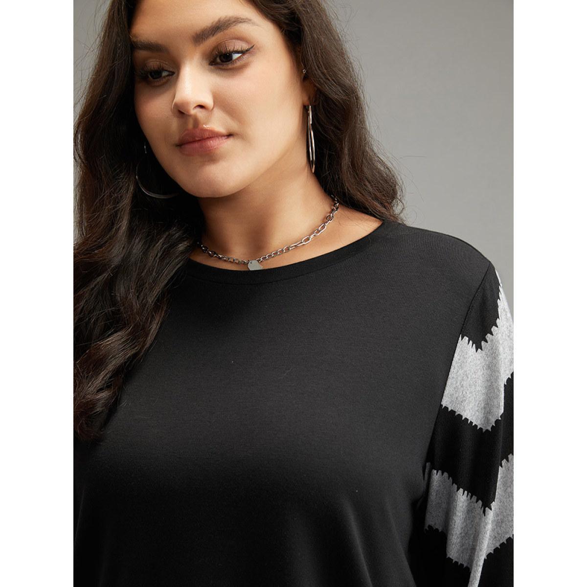 Plus Size Geometric Patchwork Round Neck Sweatshirt Women DarkBlue Casual Elastic cuffs Round Neck Dailywear Sweatshirts BloomChic 22-24/3X Product Image