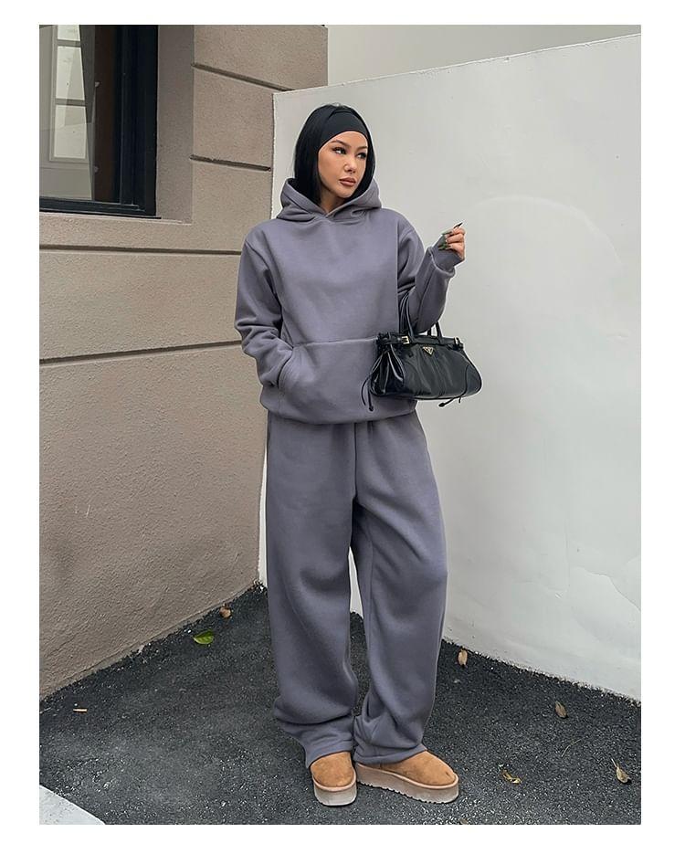 Mid Rise Plain Wide Leg Pants Product Image