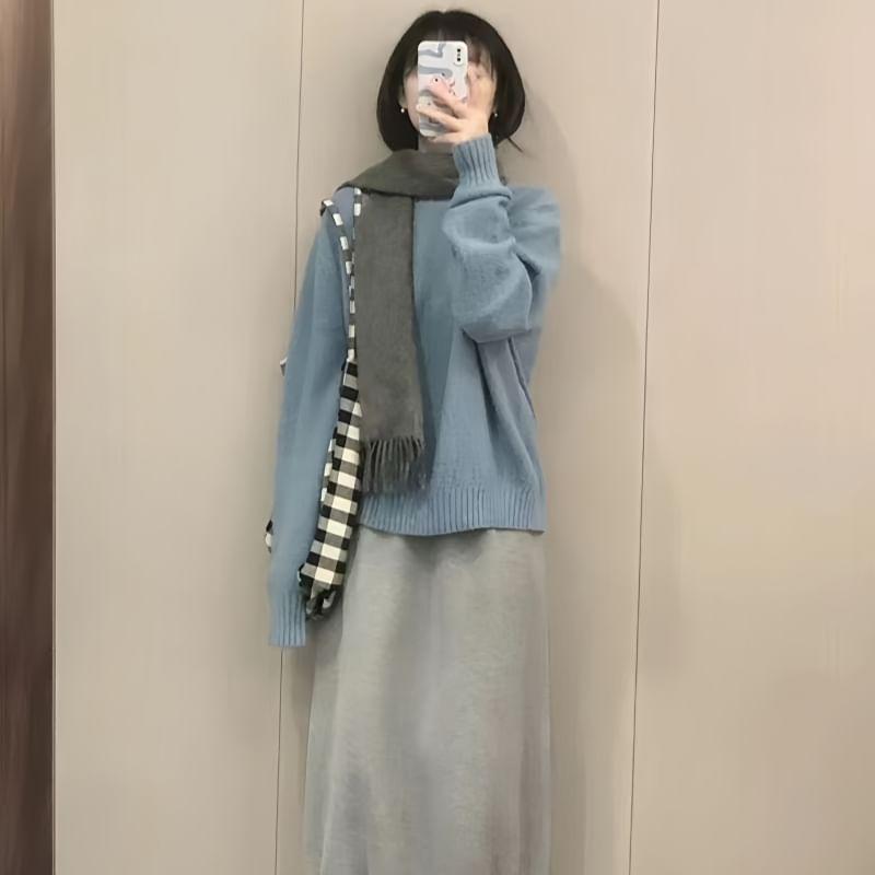 Long-Sleeve Round Neck Plain Sweater Product Image