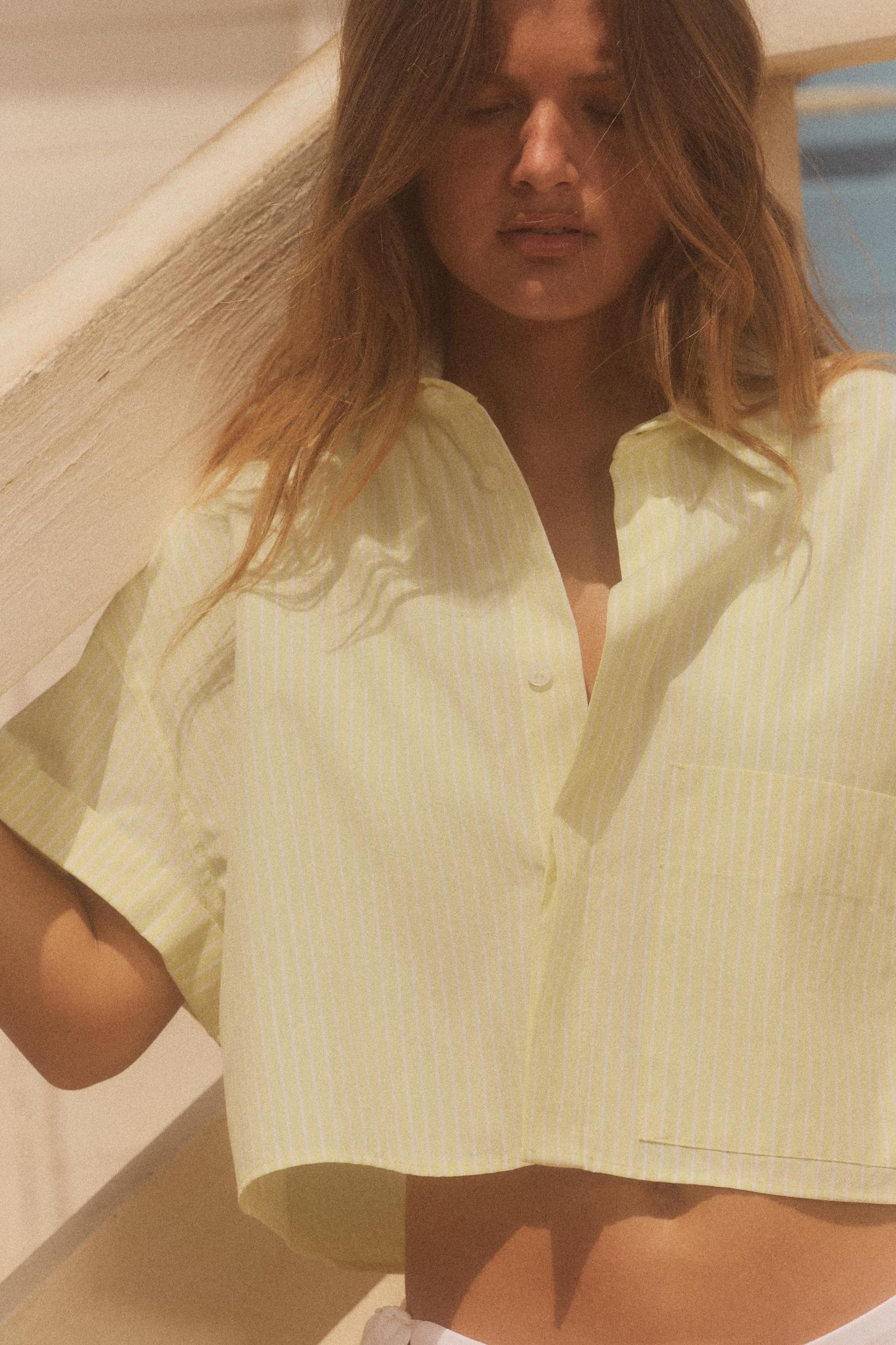 POPLIN CROP SHIRT Product Image