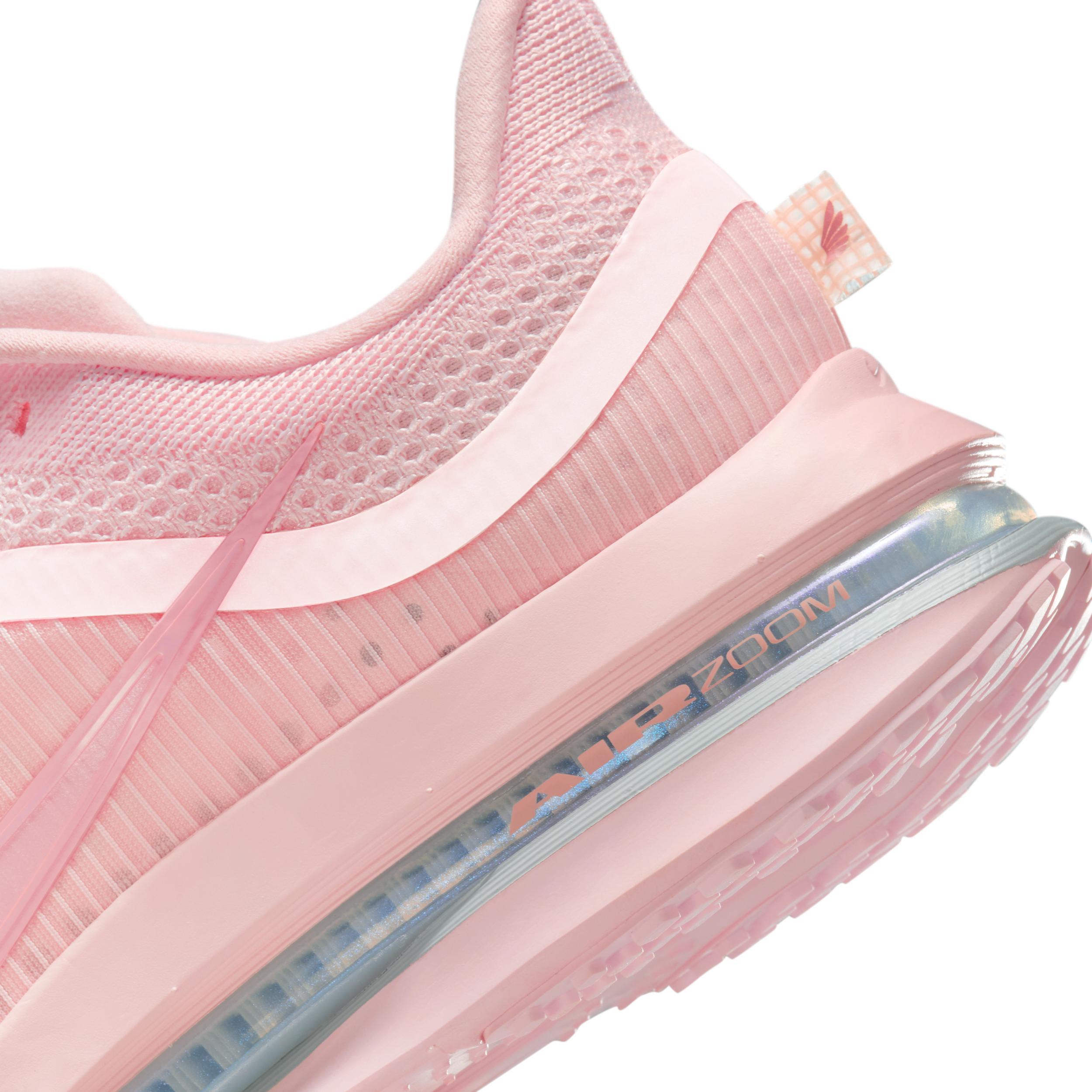 Nike Women's Pegasus Premium Road Running Shoes Product Image