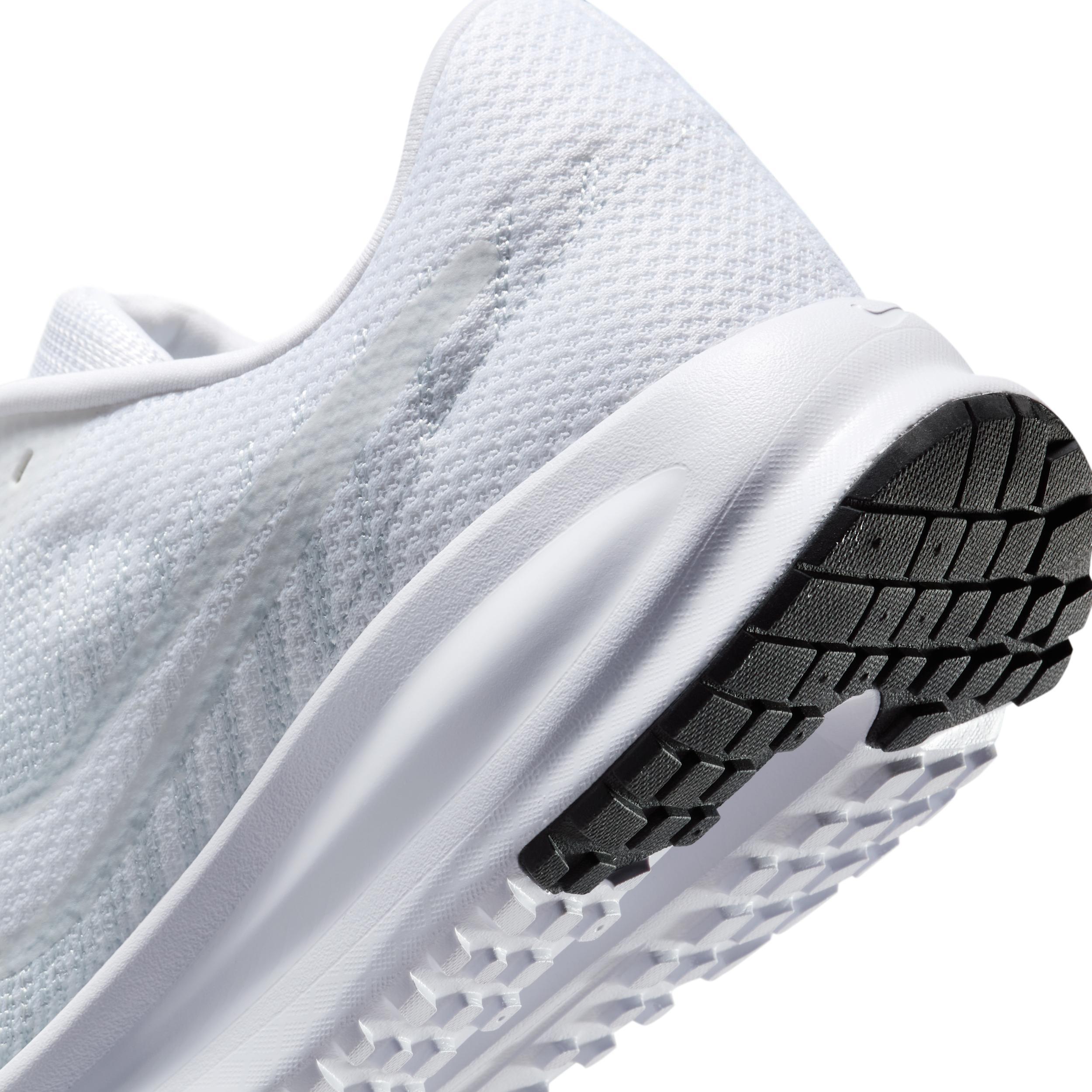 Nike Men's Run Defy Road Running Shoes Product Image