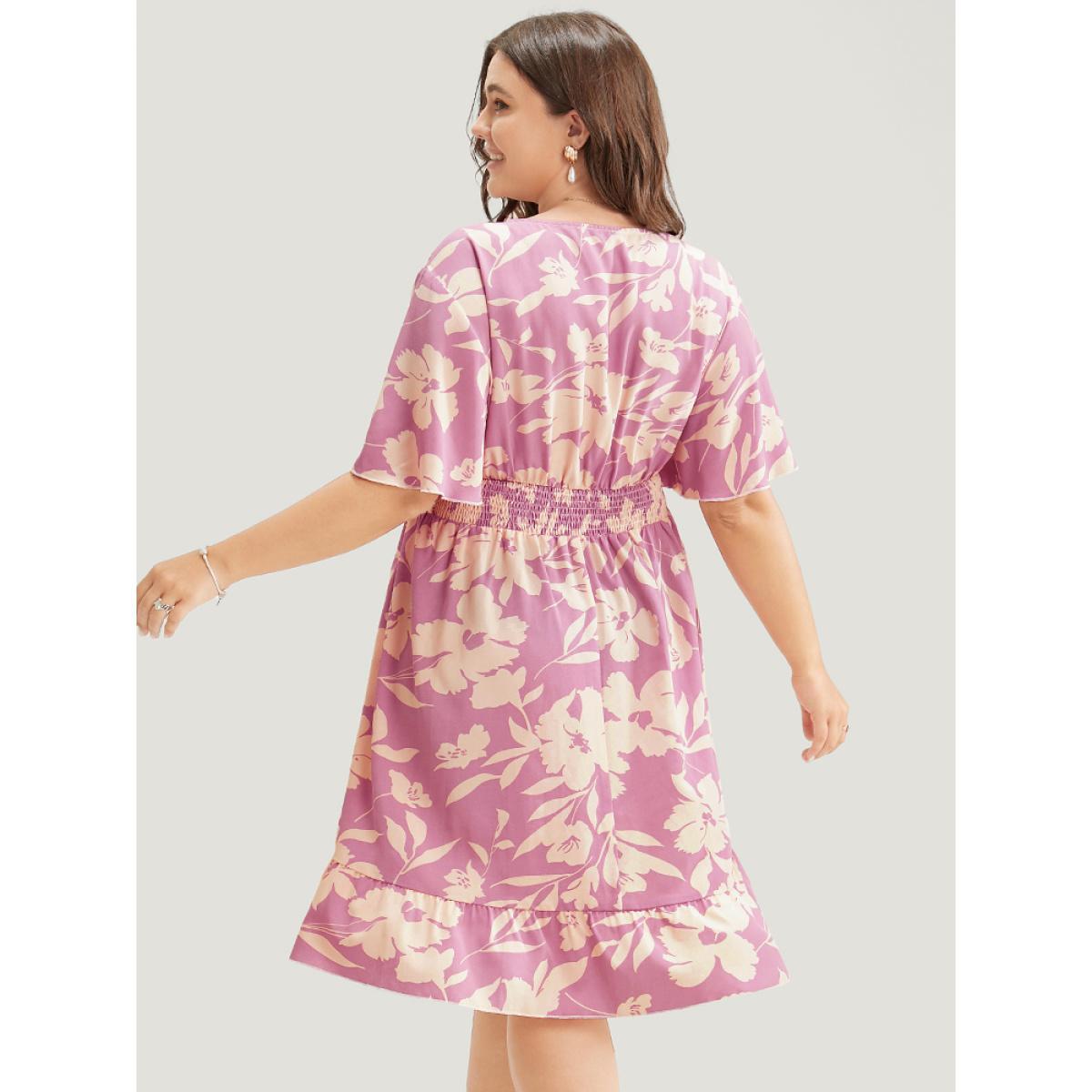 Plus Size Floral Surplice Neck Flutter Pocket Shirred Knee Dress Lilac Women Elegant Pocket V-neck Short sleeve Curvy Knee Dress BloomChic 28/5X Product Image