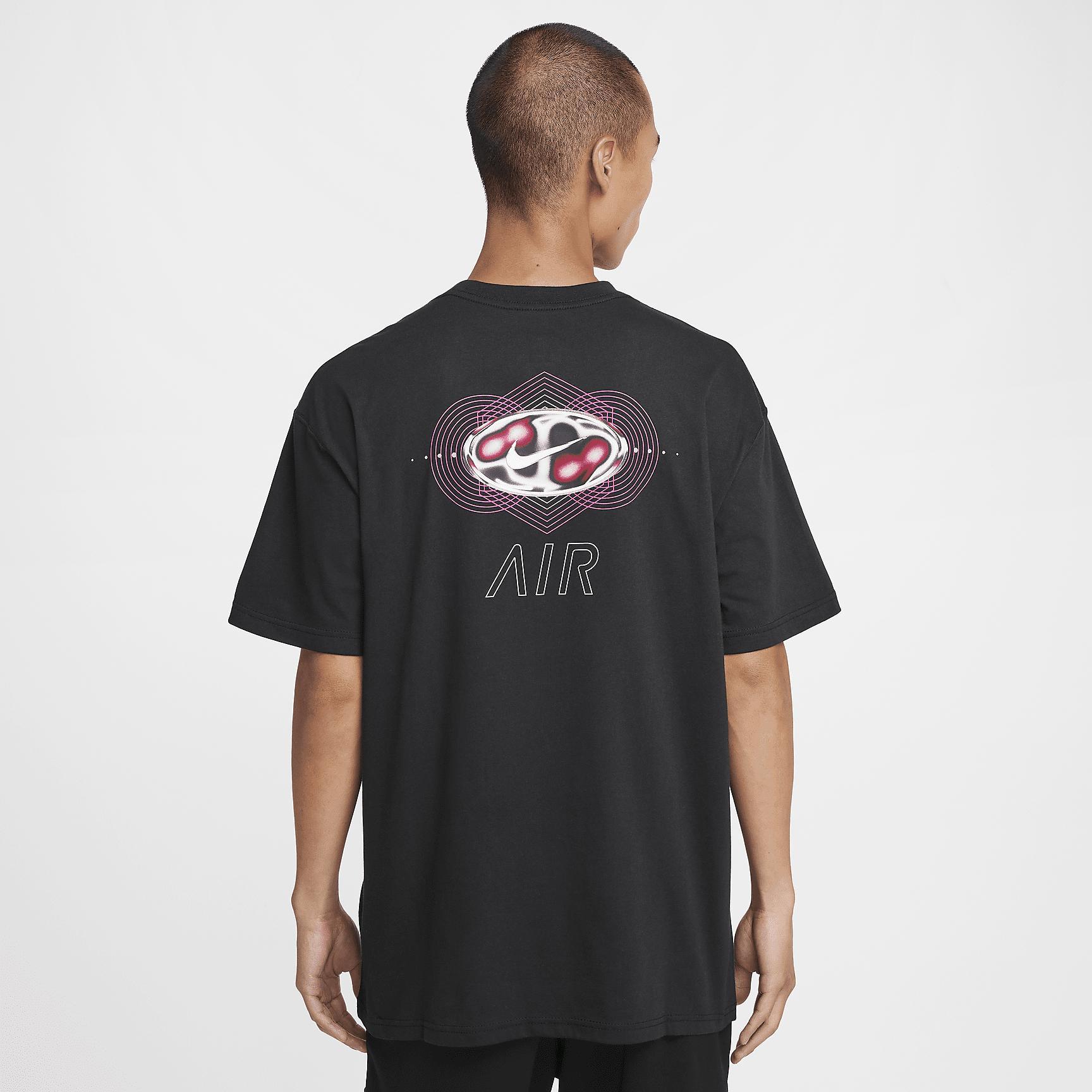 Nike Sportswear Men's Max90 T-Shirt Product Image