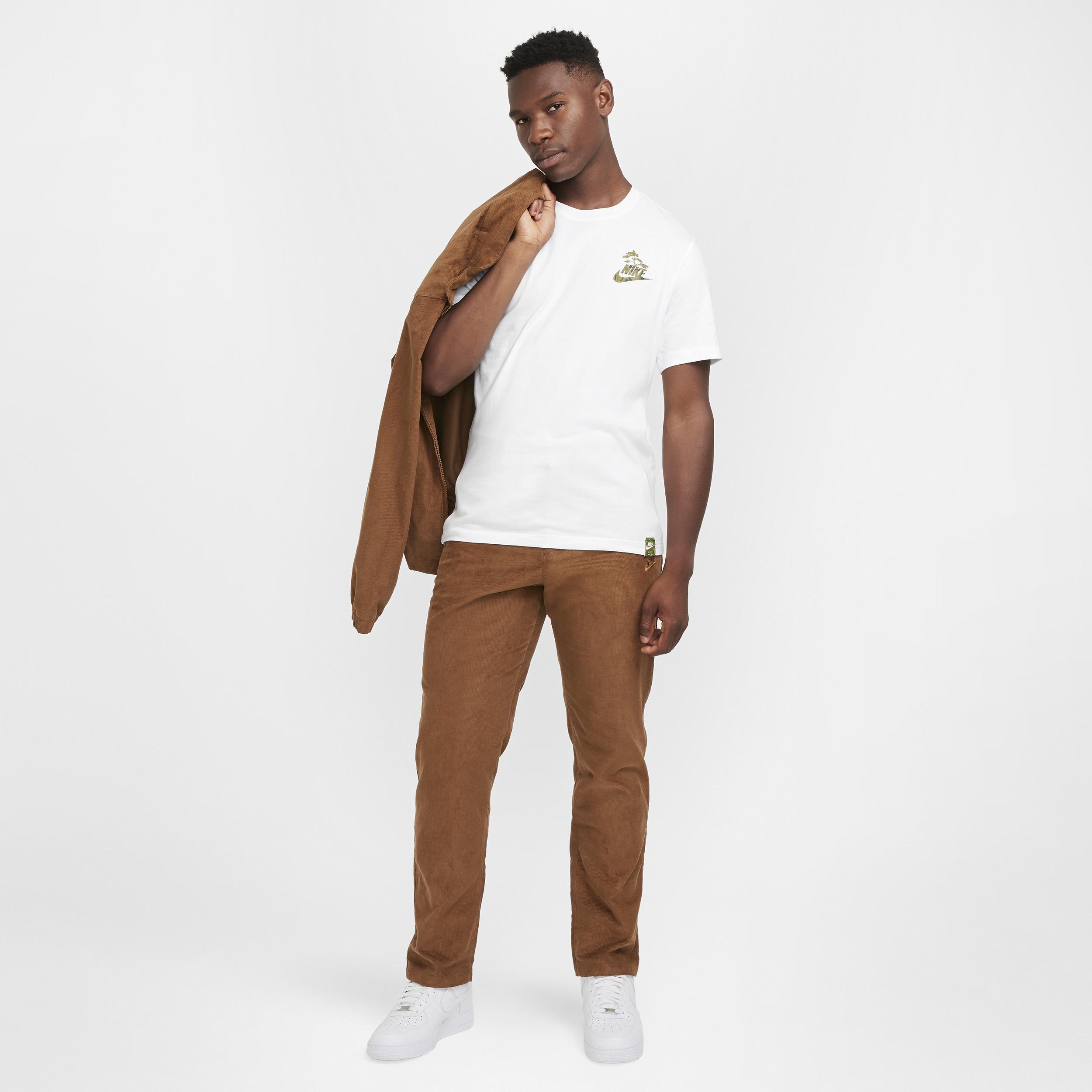 Nike Sportswear Club T-Shirt Product Image
