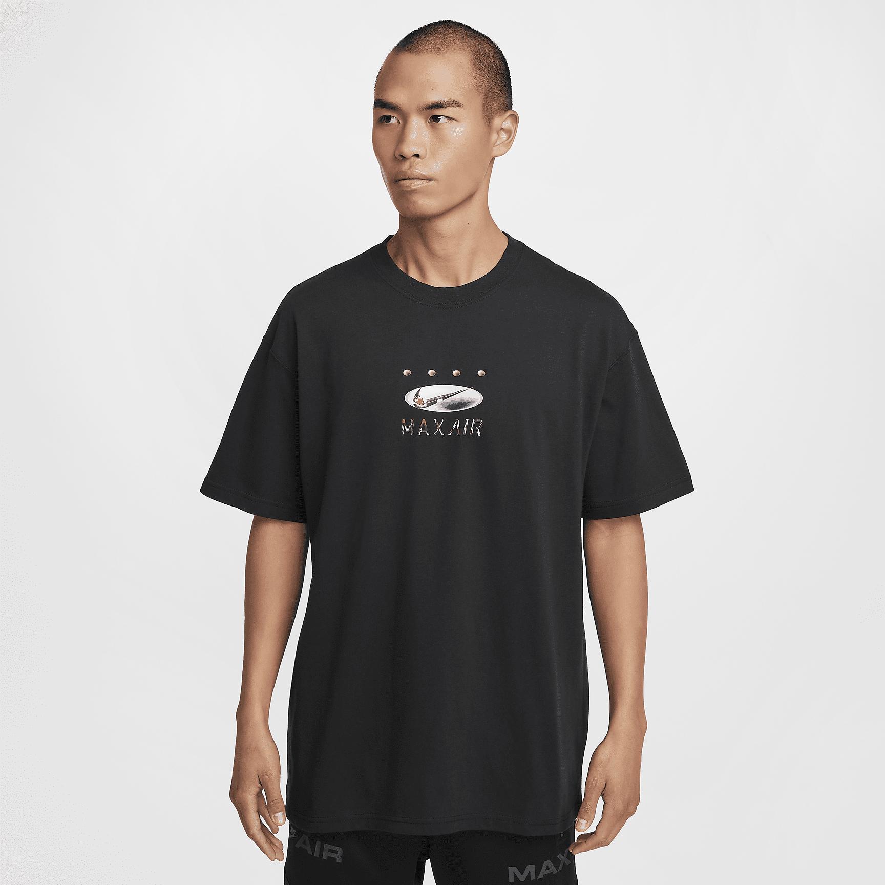 Nike Sportswear Men's Max90 T-Shirt Product Image