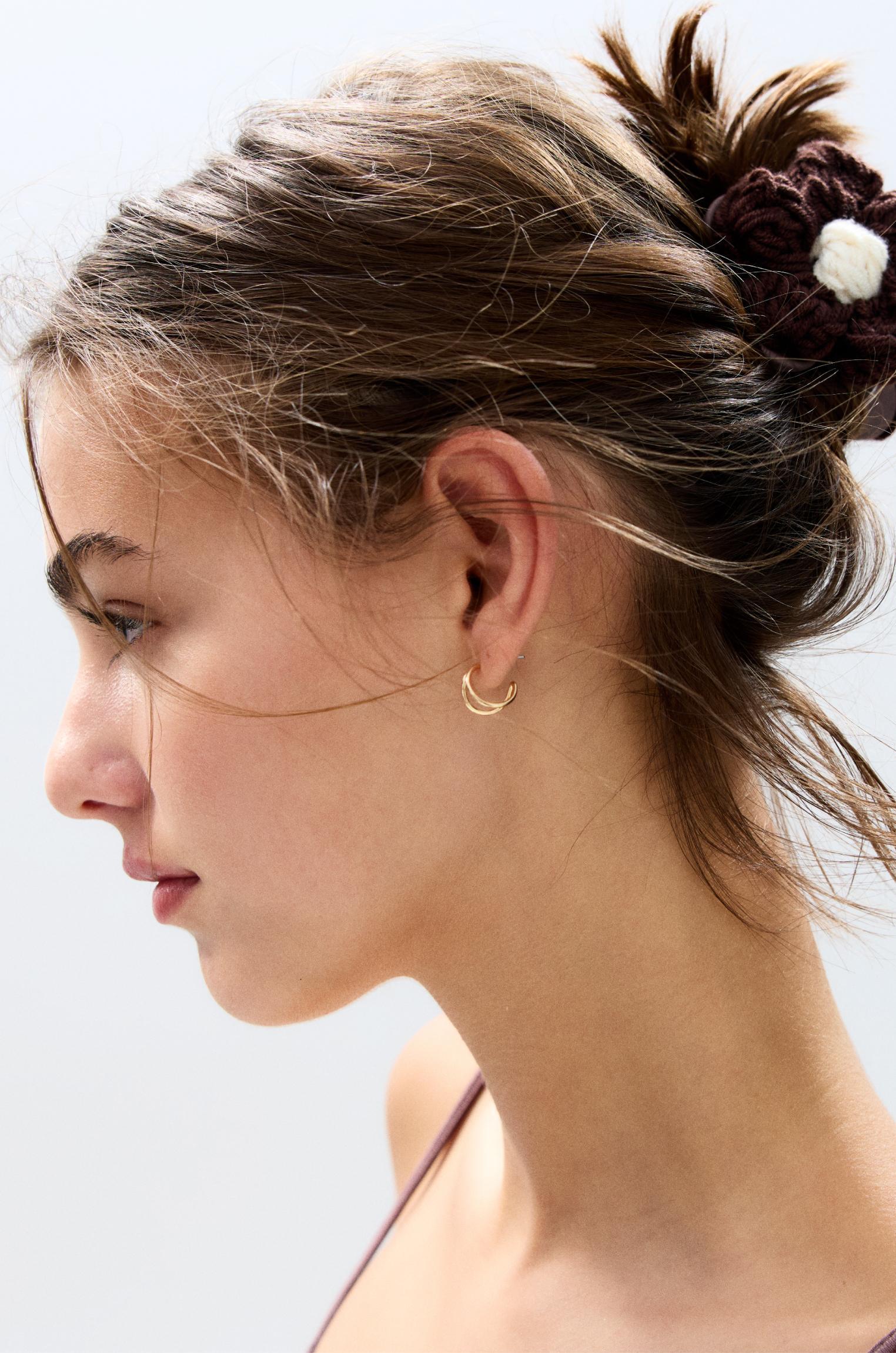 Crochet flower hair clip Product Image