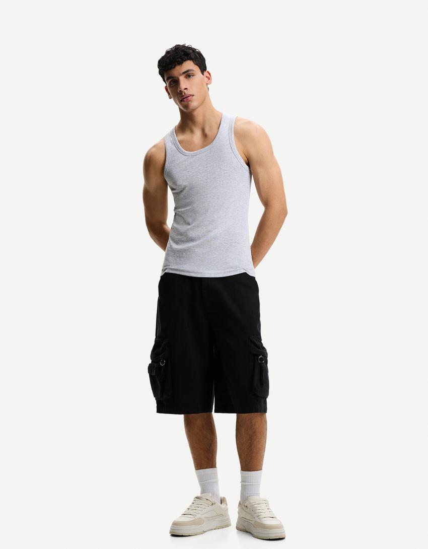 Baggy cargo Bermuda shorts Product Image