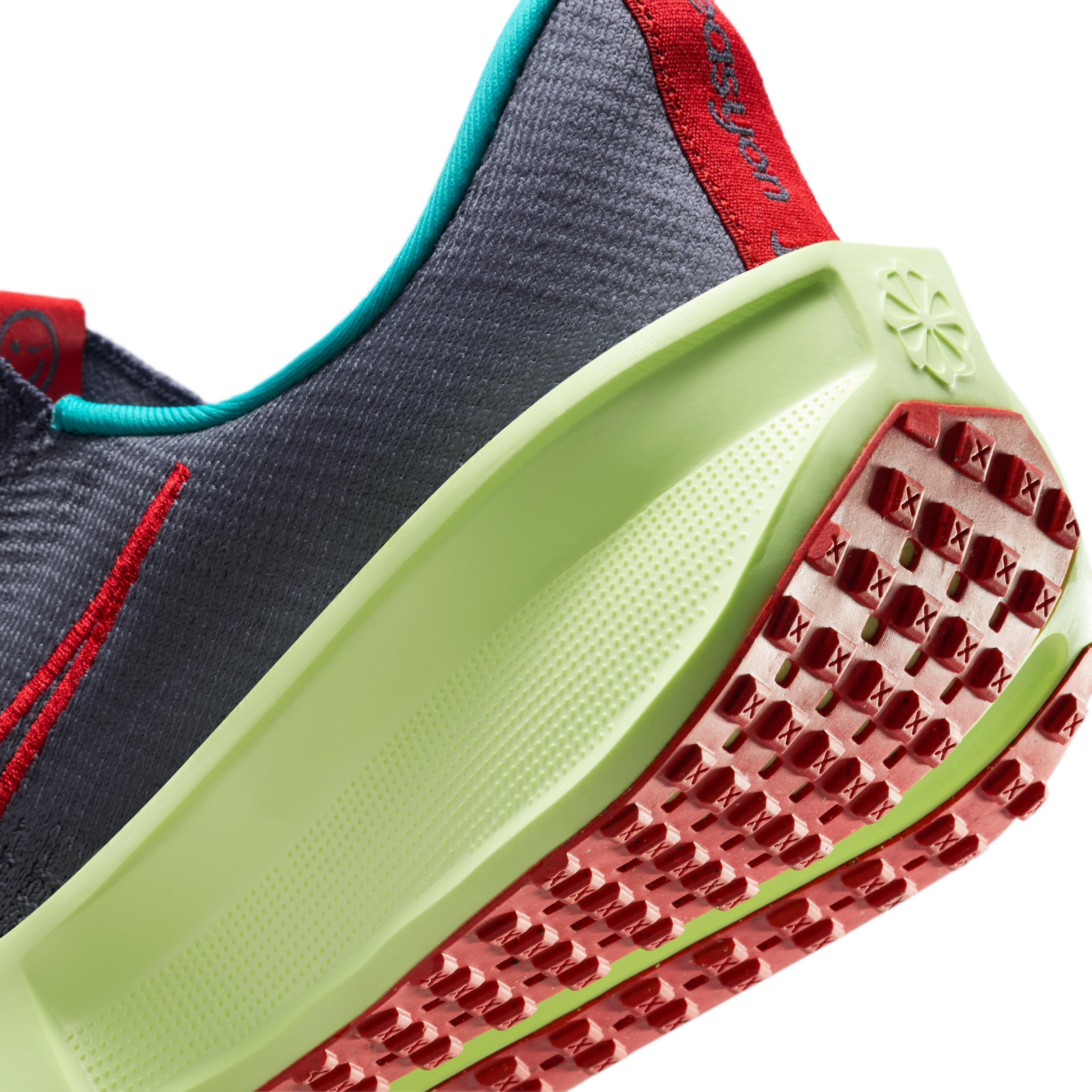 Nike Men's Interact Run EasyOn Road Running Shoes Product Image