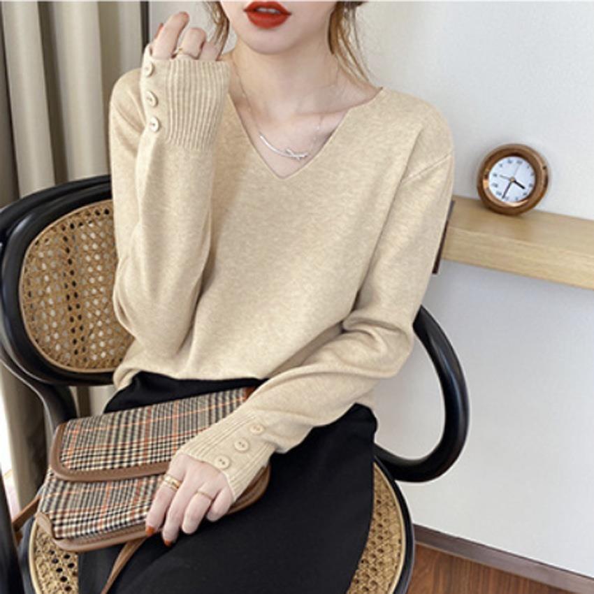 Long Sleeve V-Neck Plain Knit Top Product Image