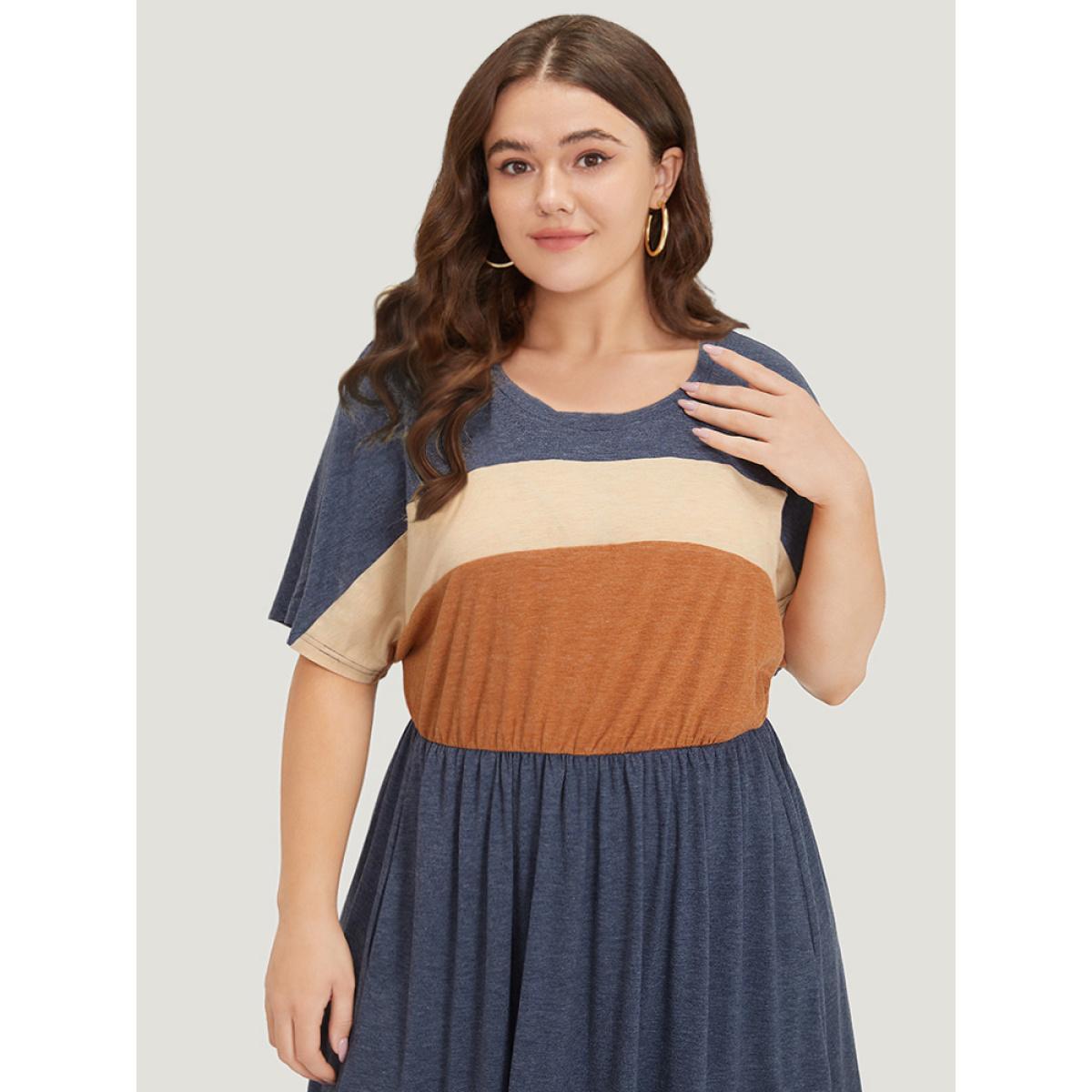 Plus Size Supersoft Essentials Contrast Pocket Gathered Elastic Waist Dress DarkBlue Women Casual Plain Round Neck Short sleeve Curvy Midi Dress BloomChic 26/4X Product Image