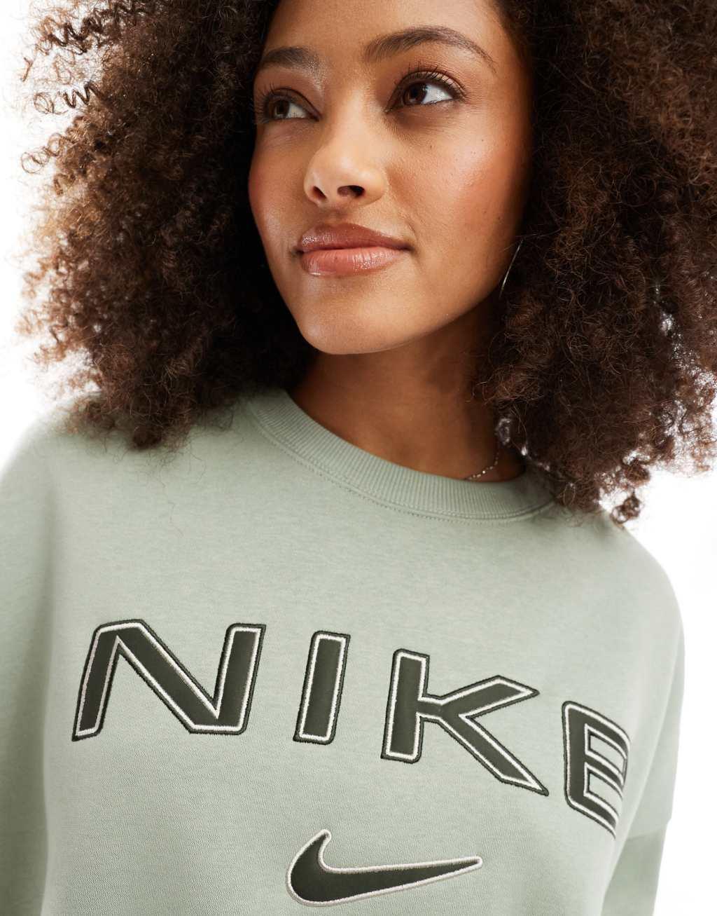 Nike retro logo sweatshirt in sage green Product Image