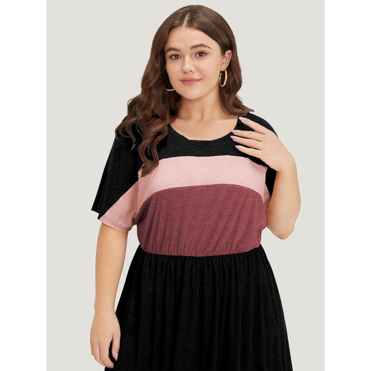 Plus Size Supersoft Essentials Contrast Pocket Gathered Elastic Waist Dress Black Women Casual Plain Round Neck Short sleeve Curvy Midi Dress BloomChic 18-20/2X Product Image