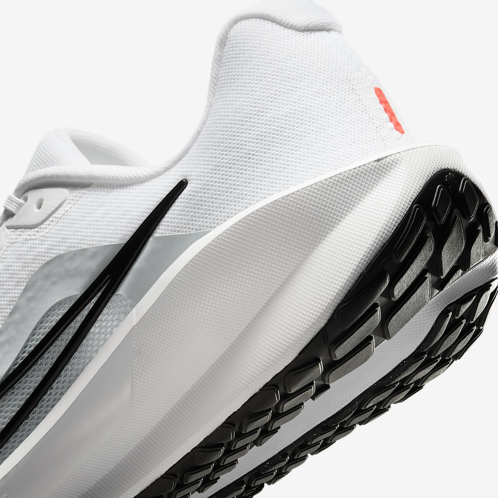 Nike Men's Downshifter 13 Road Running Shoes Product Image