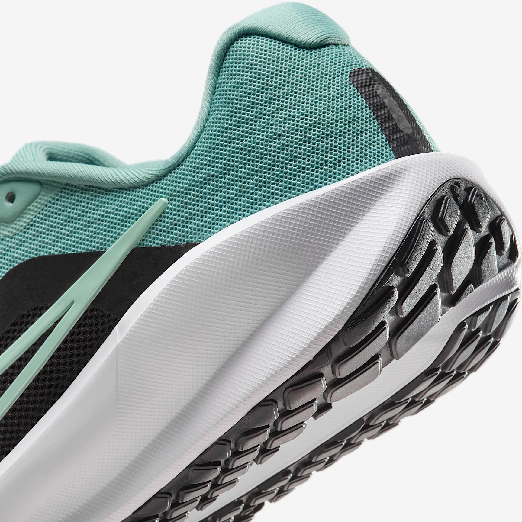 Nike Downshifter 13 Women's Road Running Shoes (Extra Wide) Product Image